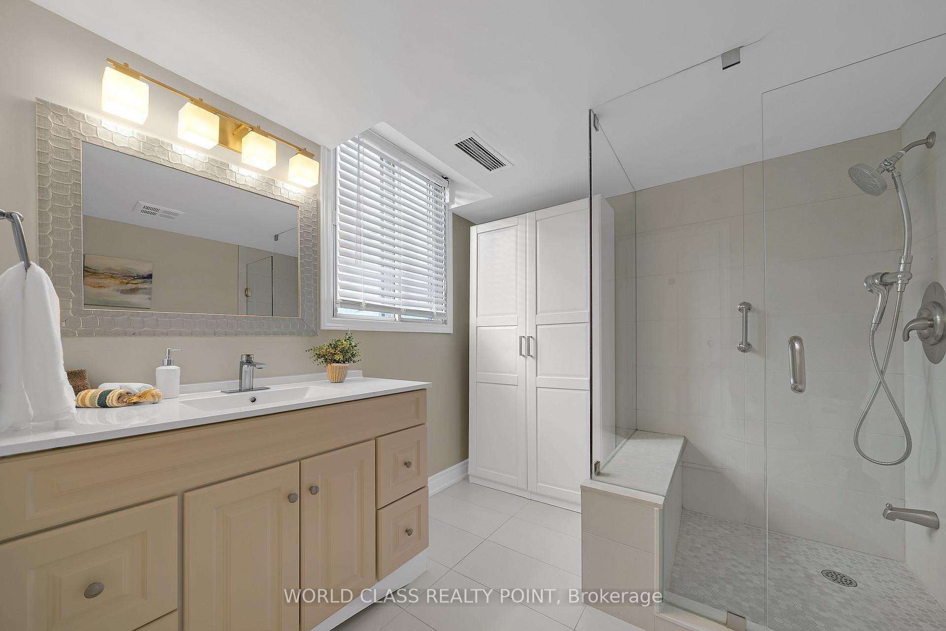 Photo 4 of Unit 201, 40 Harding Boulevard W, Richmond Hill, North Richvale — HOMEH