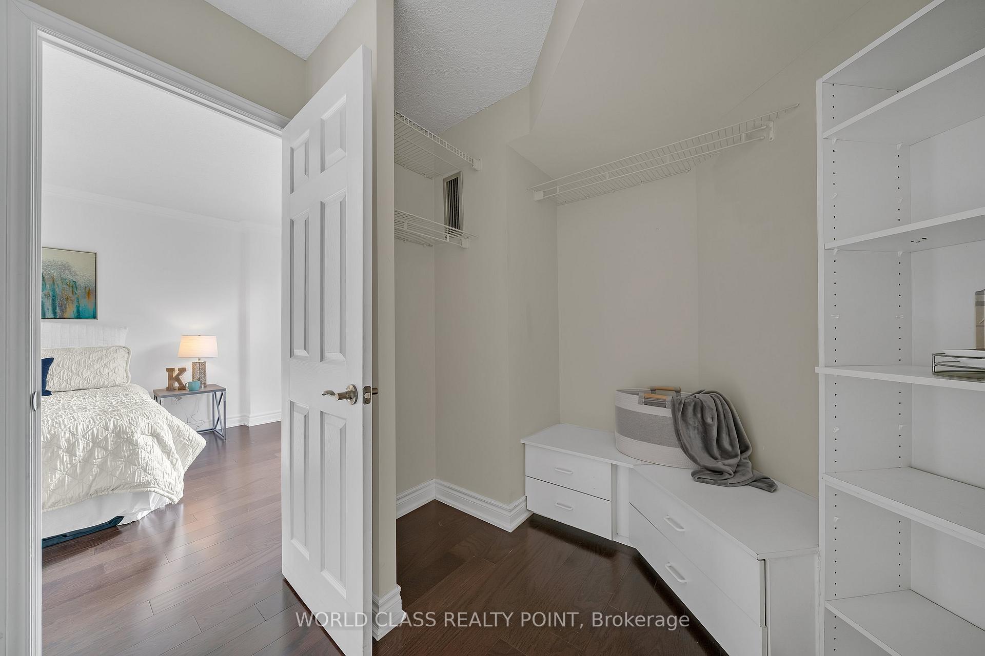 Photo 5 of Unit 201, 40 Harding Boulevard W, Richmond Hill, North Richvale — HOMEH