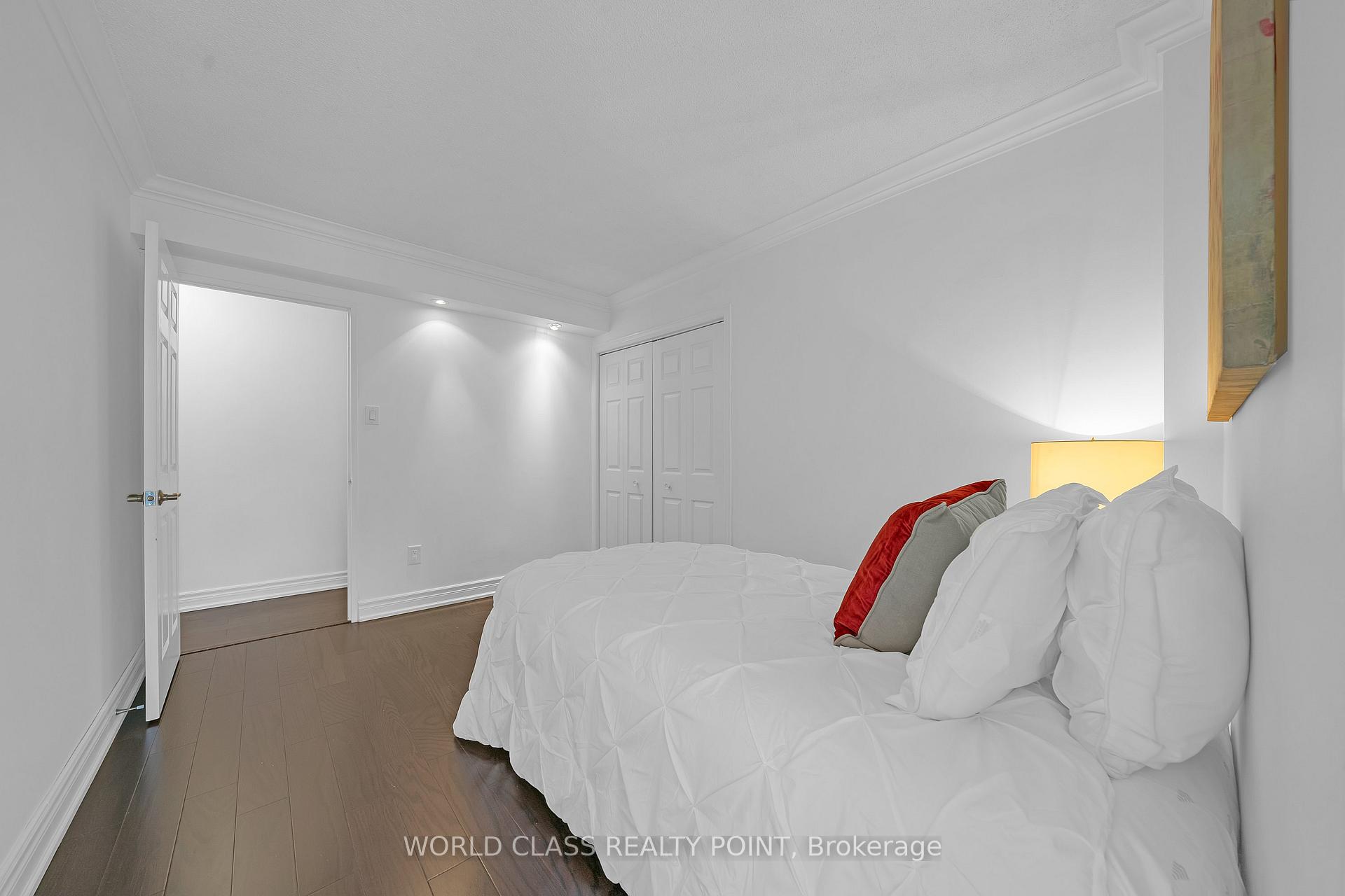 Photo 8 of Unit 201, 40 Harding Boulevard W, Richmond Hill, North Richvale — HOMEH