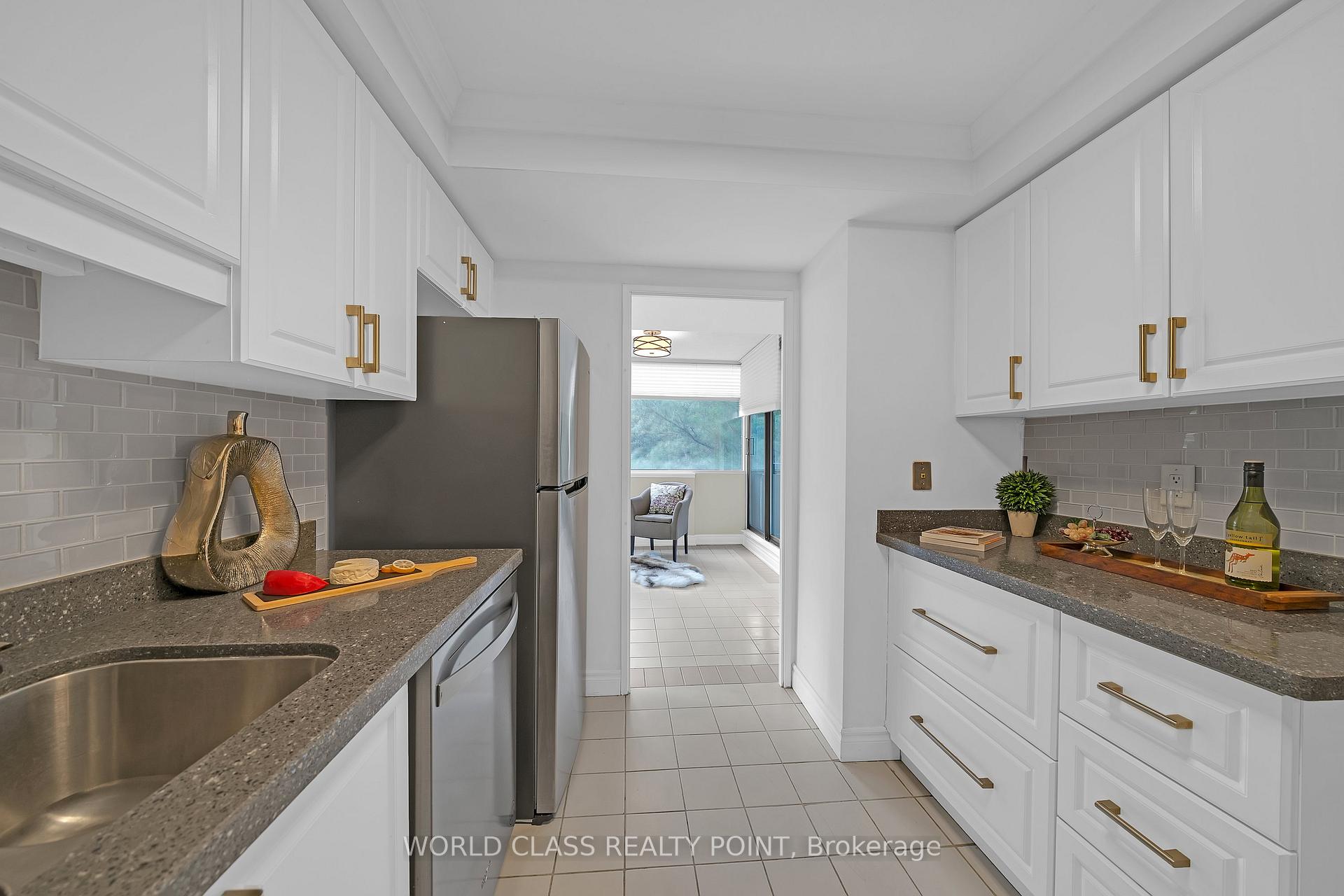 Photo 13 of Unit 201, 40 Harding Boulevard W, Richmond Hill, North Richvale — HOMEH