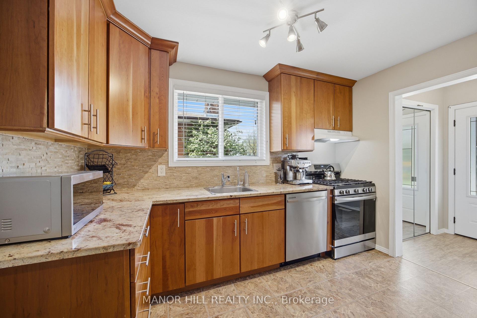 Photo 5 of 513 Havelock Drive, Waterloo, Lakeshore Village — HOMEH