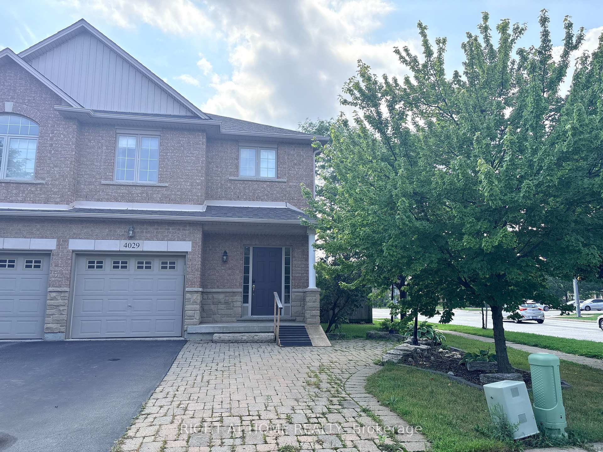 Photo 1 of 4029 Alexan Crescent, Burlington, Rose — HOMEH