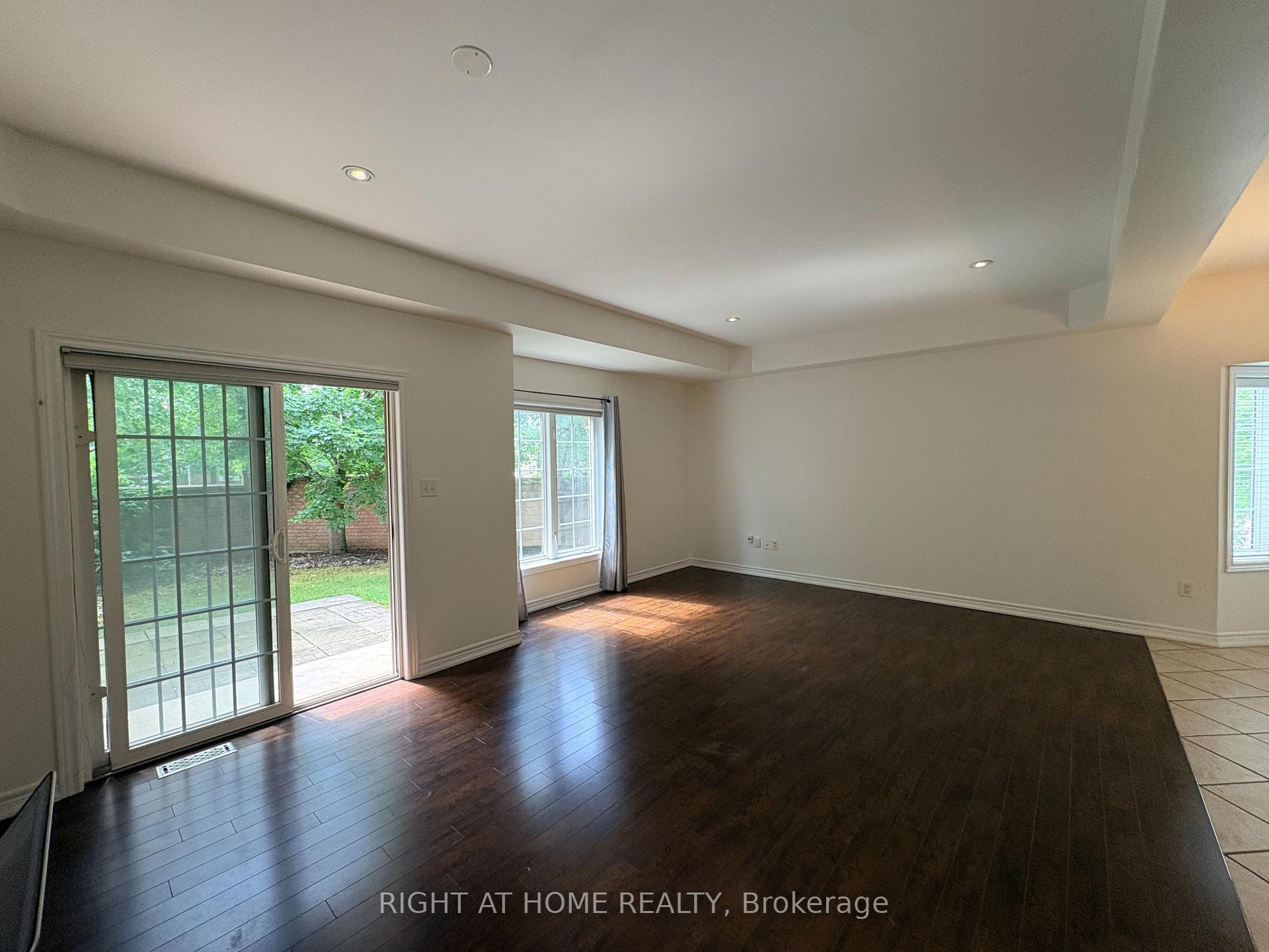 Photo 2 of 4029 Alexan Crescent, Burlington, Rose — HOMEH