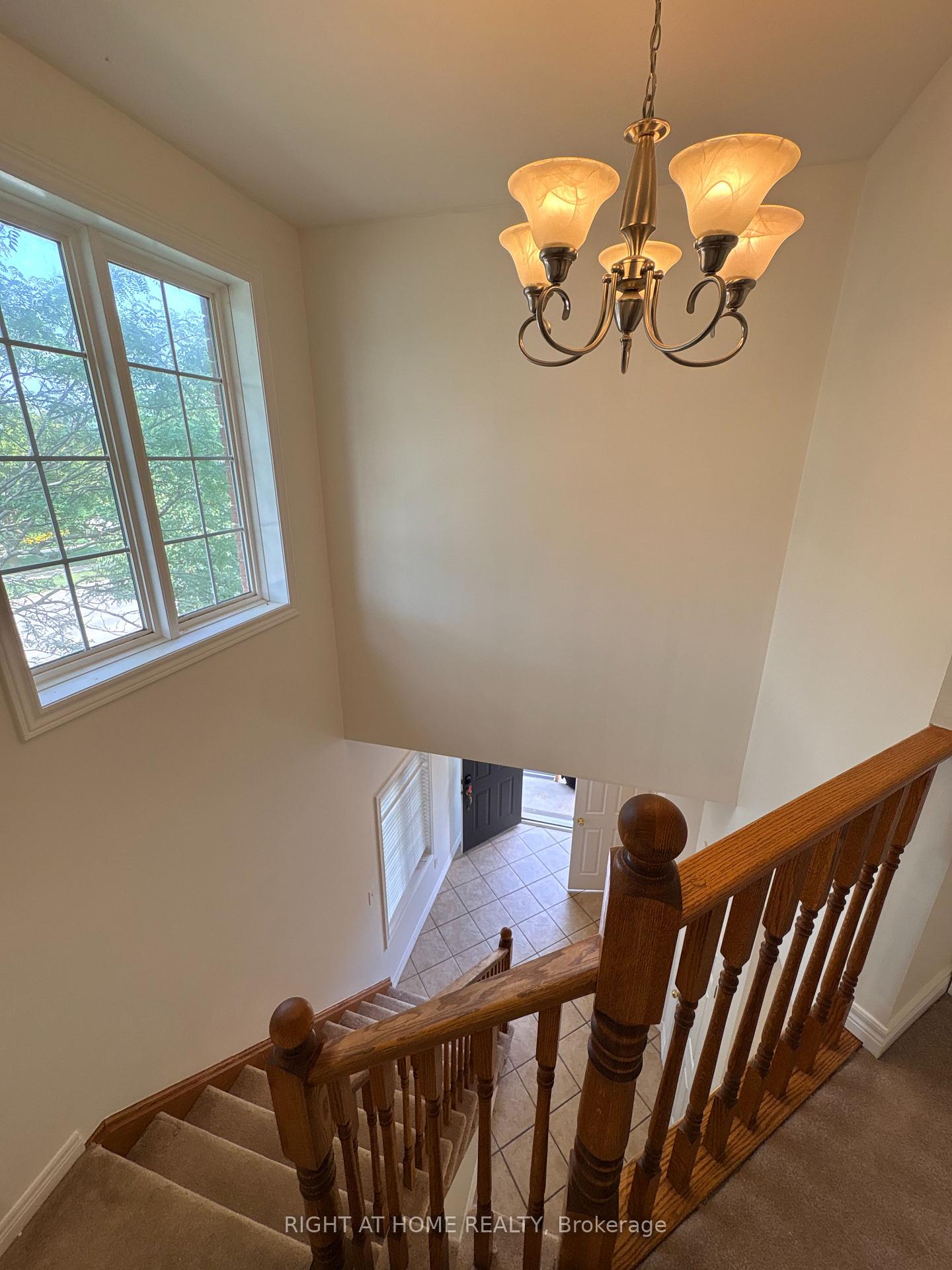 Photo 5 of 4029 Alexan Crescent, Burlington, Rose — HOMEH