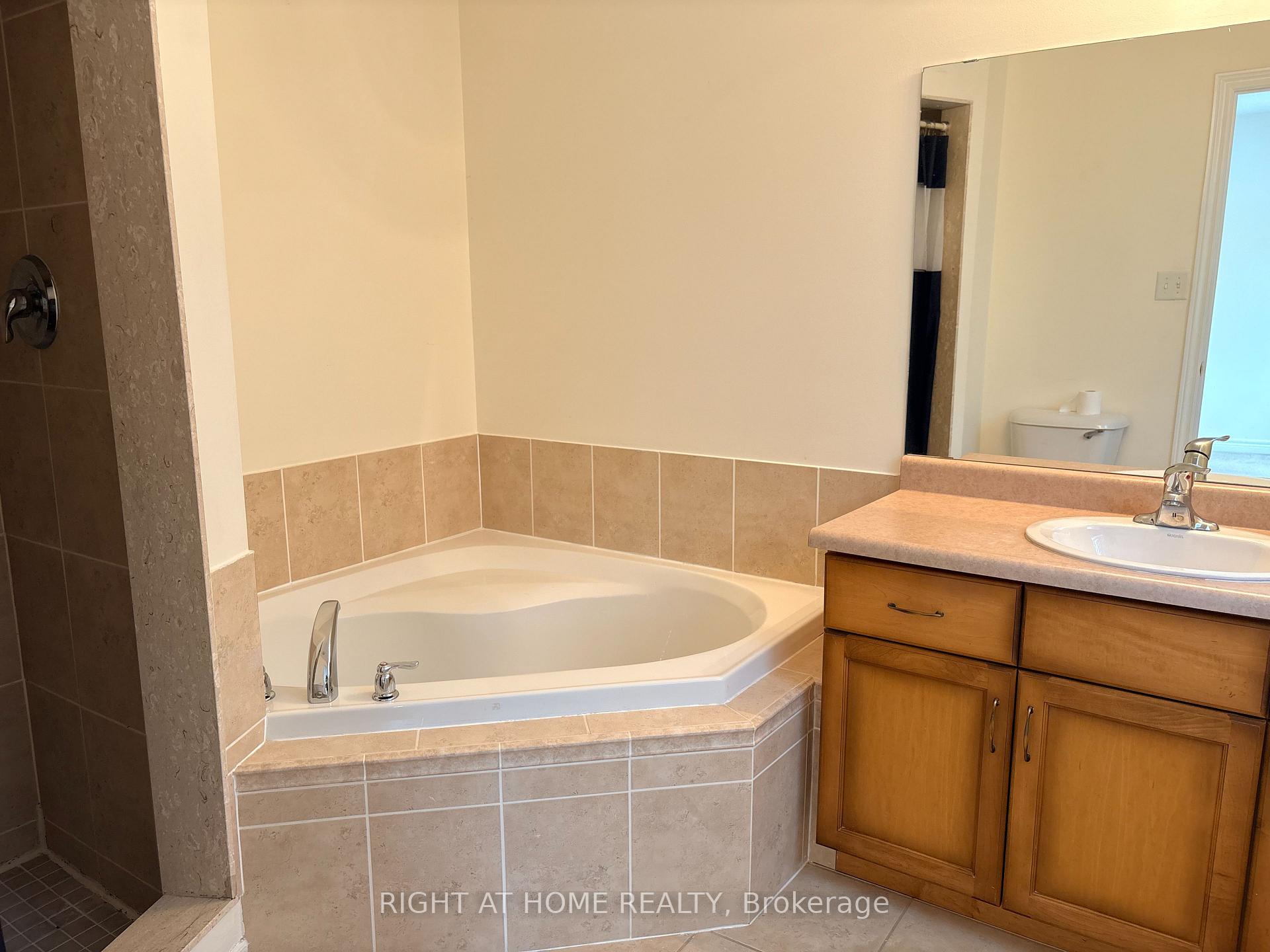 Photo 11 of 4029 Alexan Crescent, Burlington, Rose — HOMEH