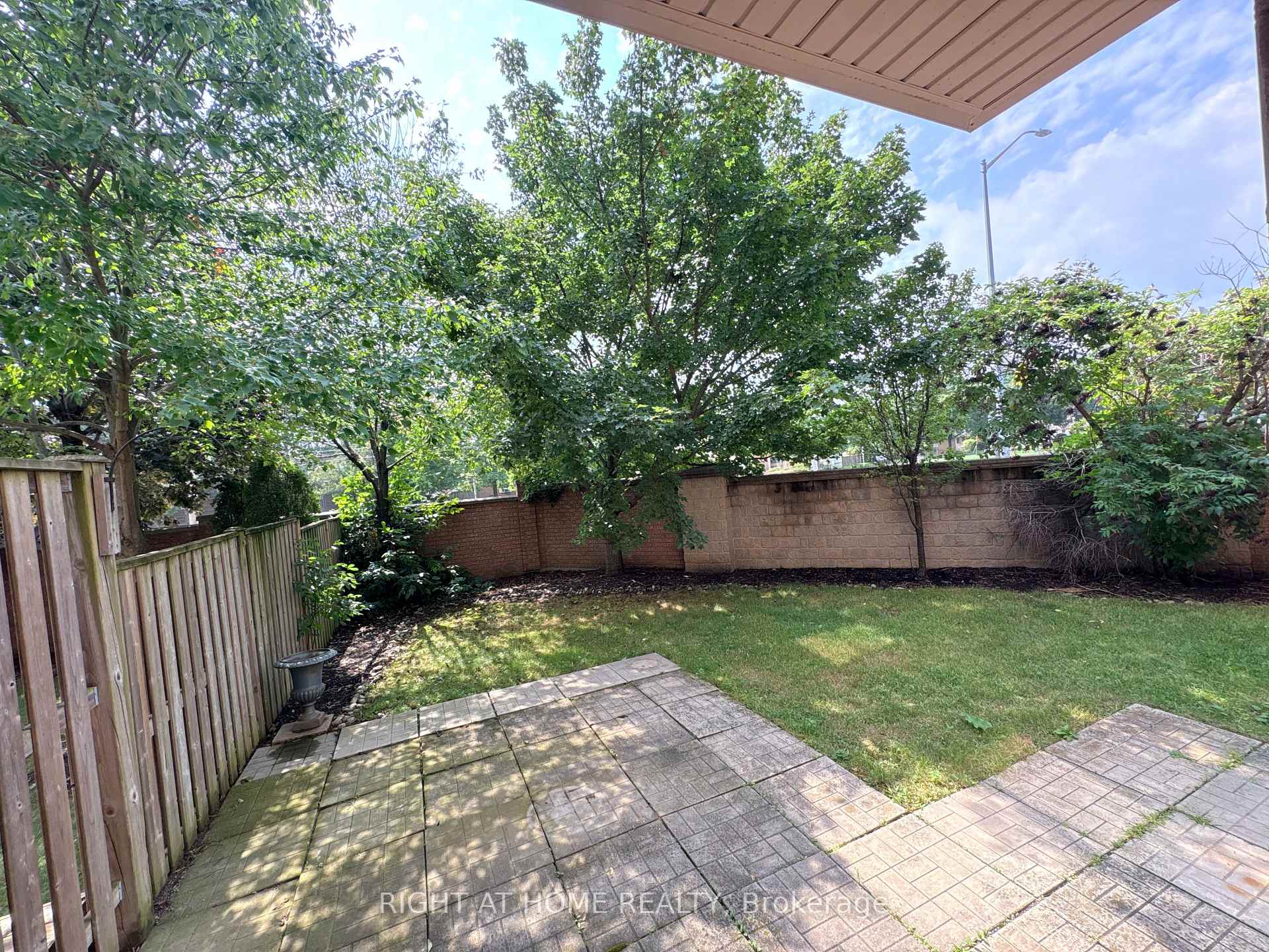 Photo 16 of 4029 Alexan Crescent, Burlington, Rose — HOMEH