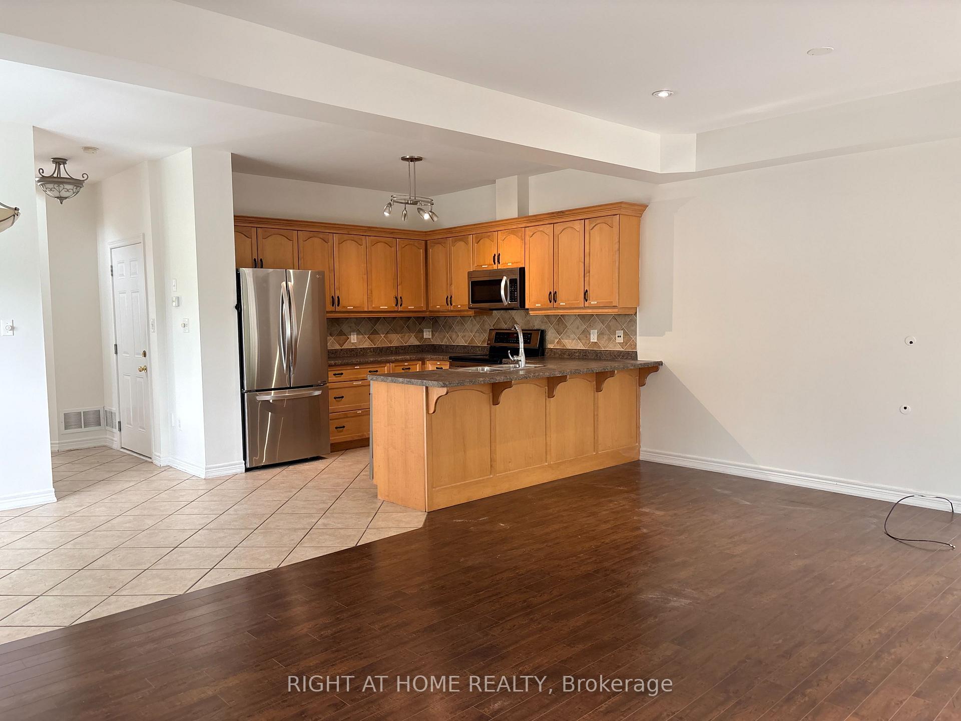 Photo 6 of 4029 Alexan Crescent, Burlington, Rose — HOMEH