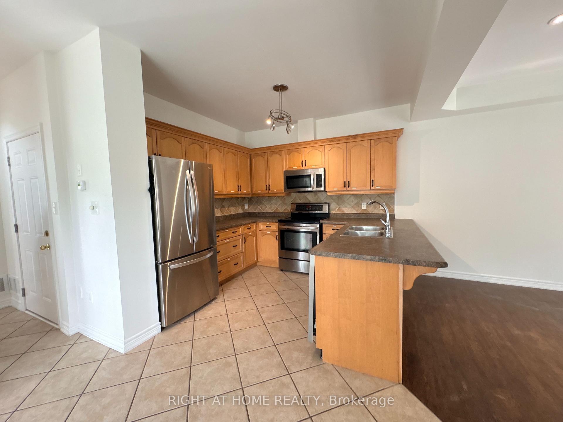 Photo 8 of 4029 Alexan Crescent, Burlington, Rose — HOMEH