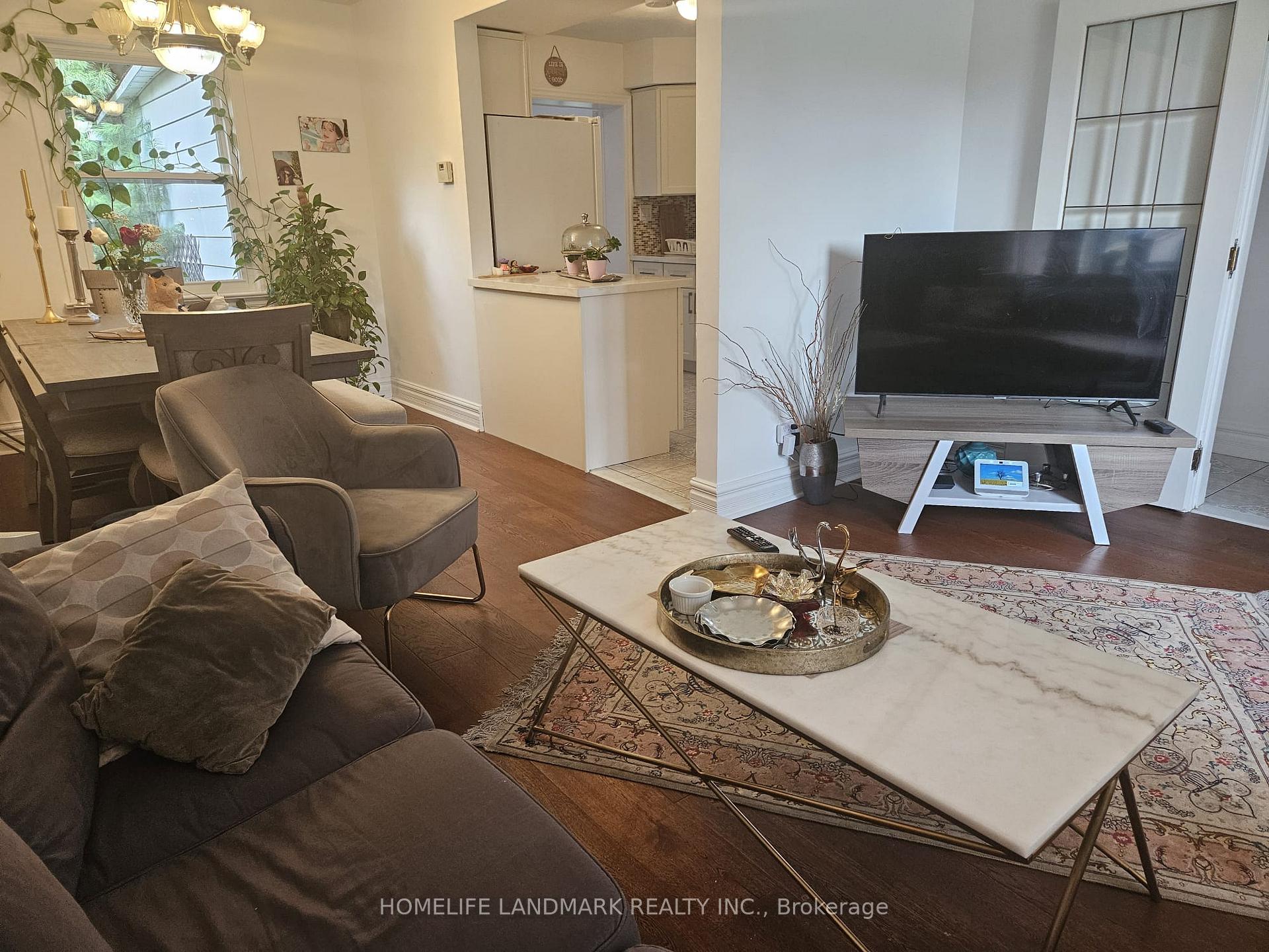 Photo 3 of 18 Highland Park Boulevard, Markham, Grandview — HOMEH