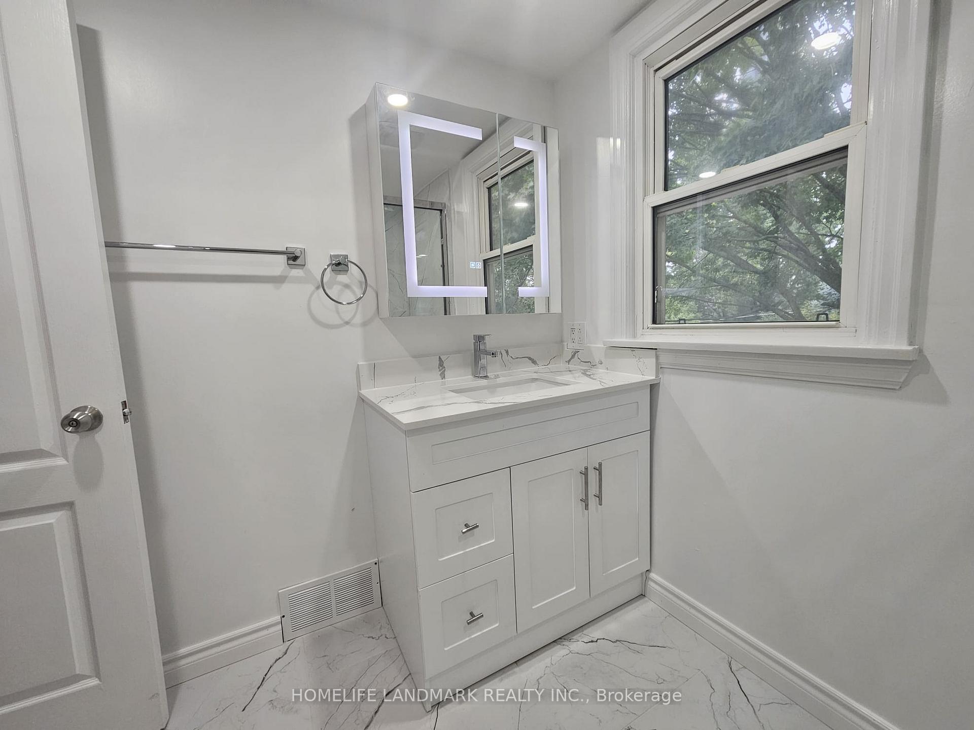 Photo 10 of 18 Highland Park Boulevard, Markham, Grandview — HOMEH