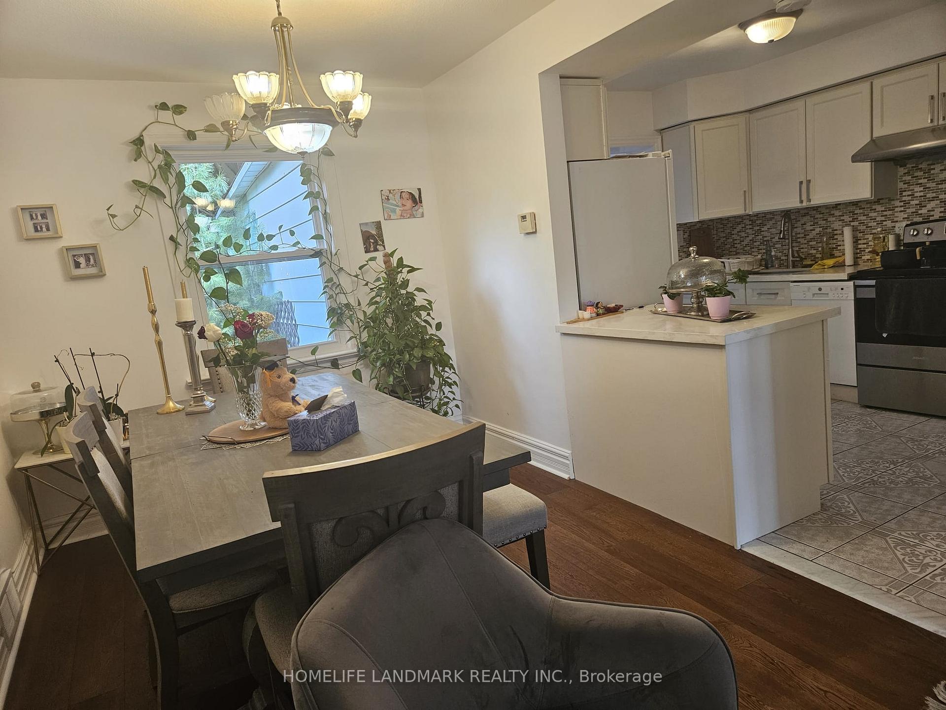 Photo 13 of 18 Highland Park Boulevard, Markham, Grandview — HOMEH