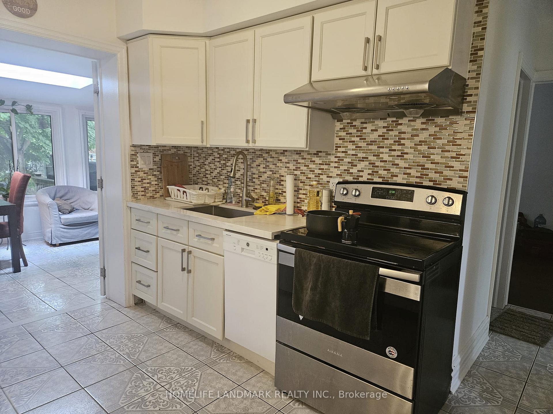 Photo 14 of 18 Highland Park Boulevard, Markham, Grandview — HOMEH