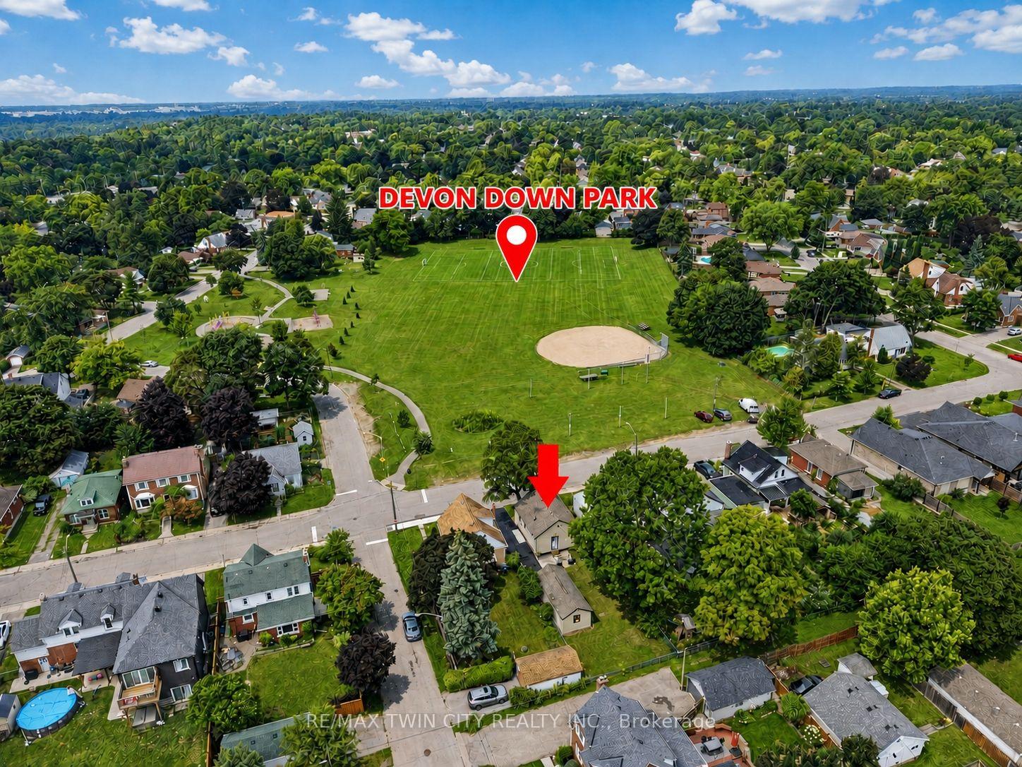 Photo 2 of 77 Abigail Avenue, Brantford, Henderson-Sky Acres — HOMEH
