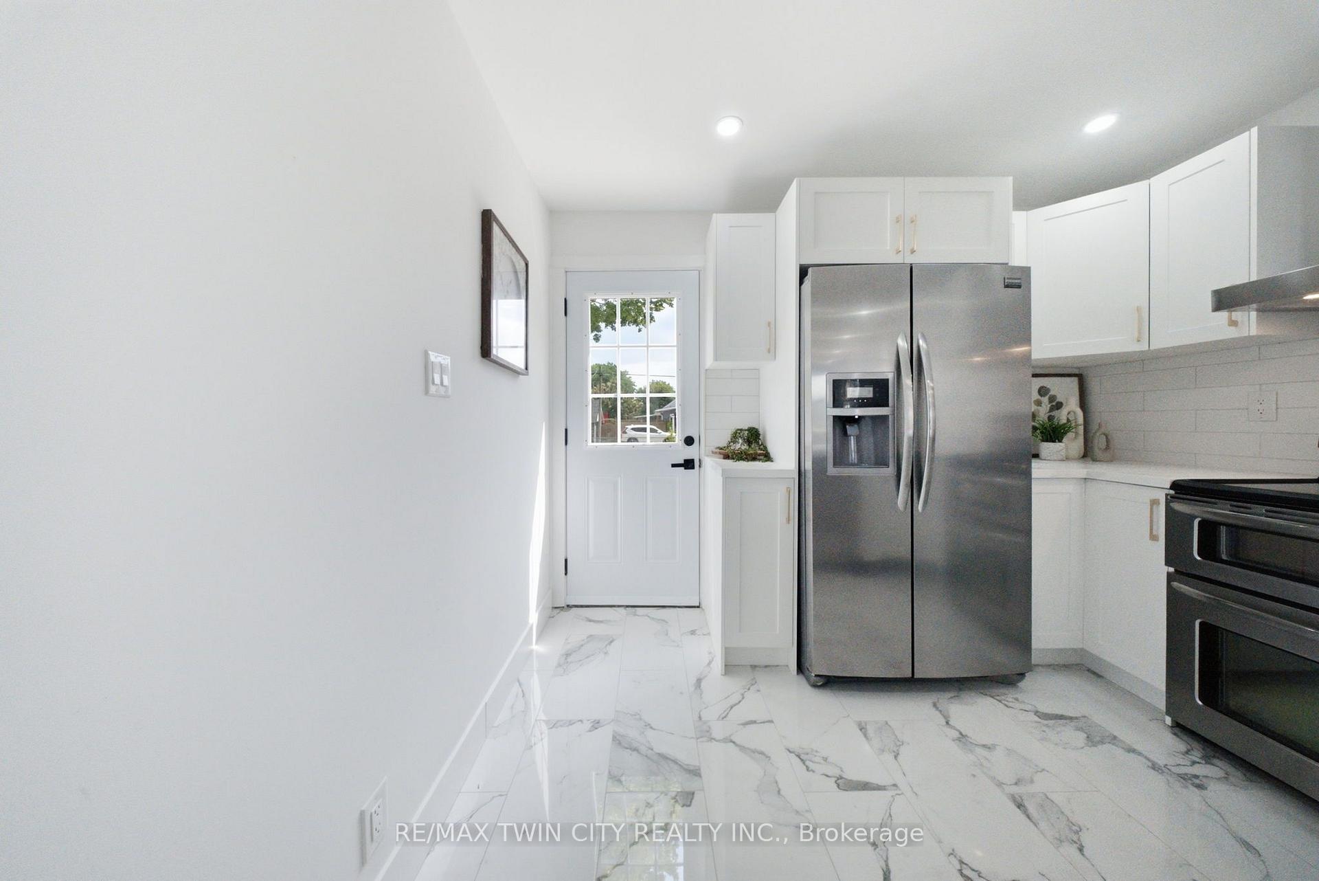 Photo 9 of 77 Abigail Avenue, Brantford, Henderson-Sky Acres — HOMEH