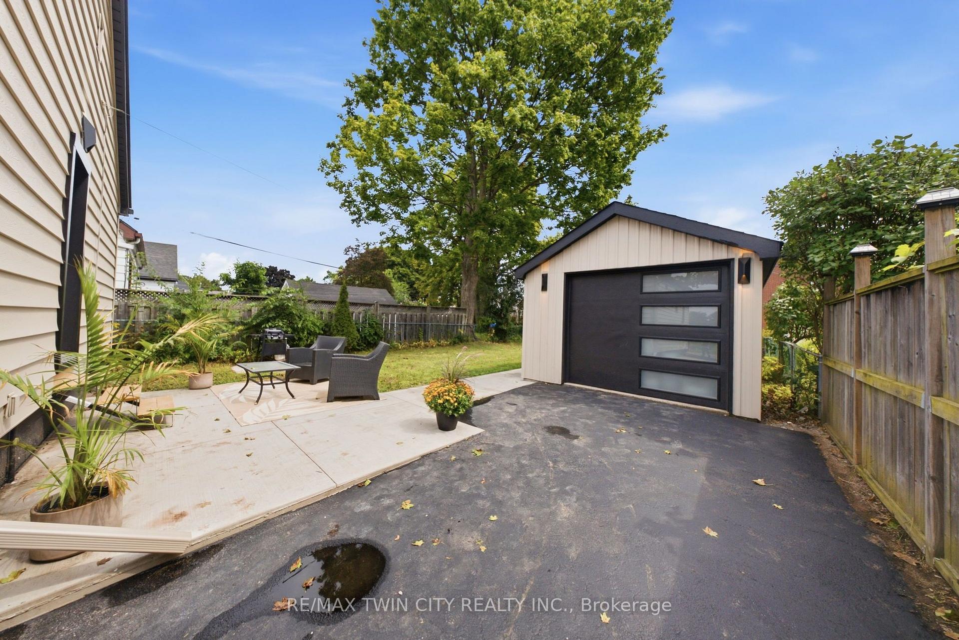 Photo 23 of 77 Abigail Avenue, Brantford, Henderson-Sky Acres — HOMEH