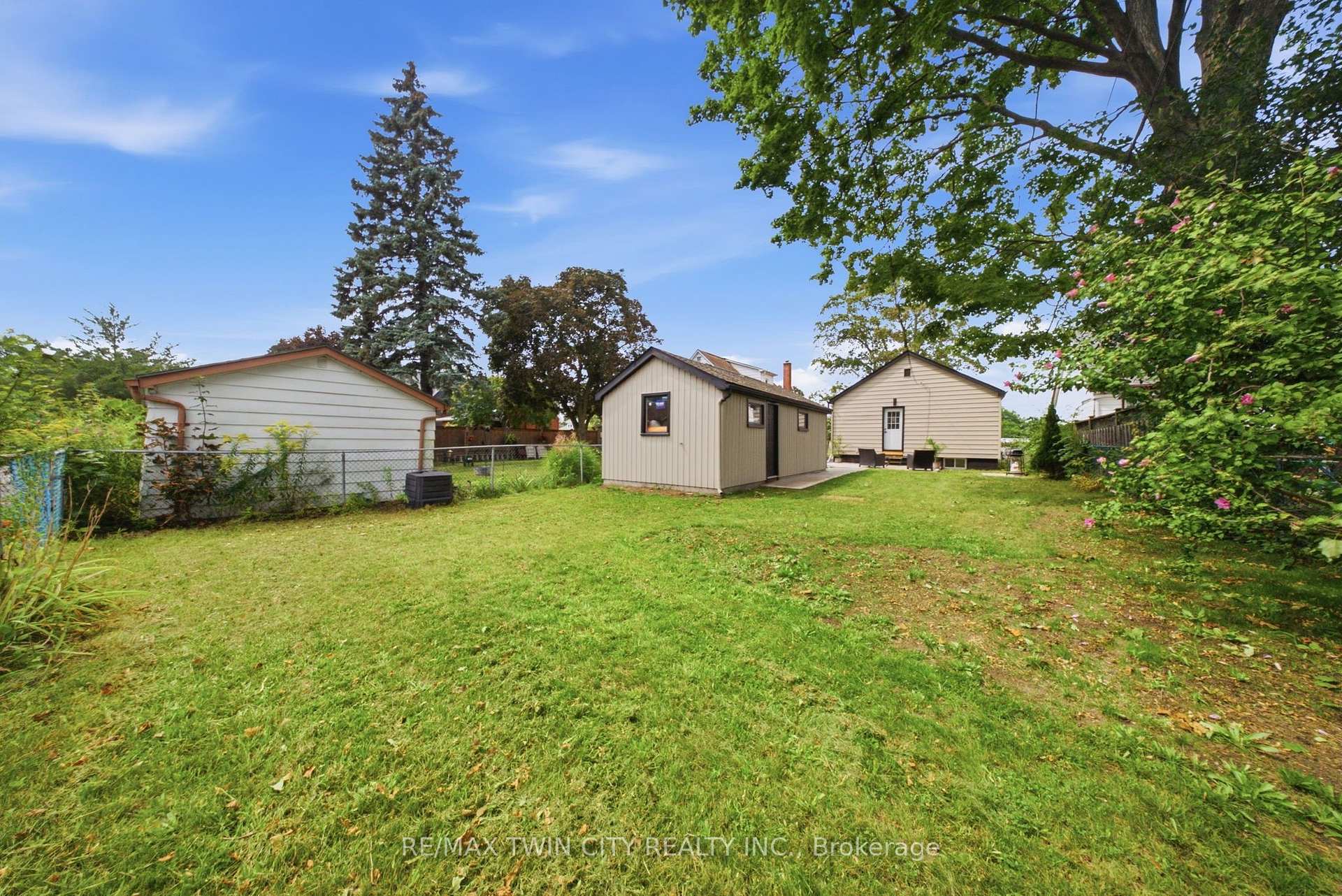 Photo 27 of 77 Abigail Avenue, Brantford, Henderson-Sky Acres — HOMEH