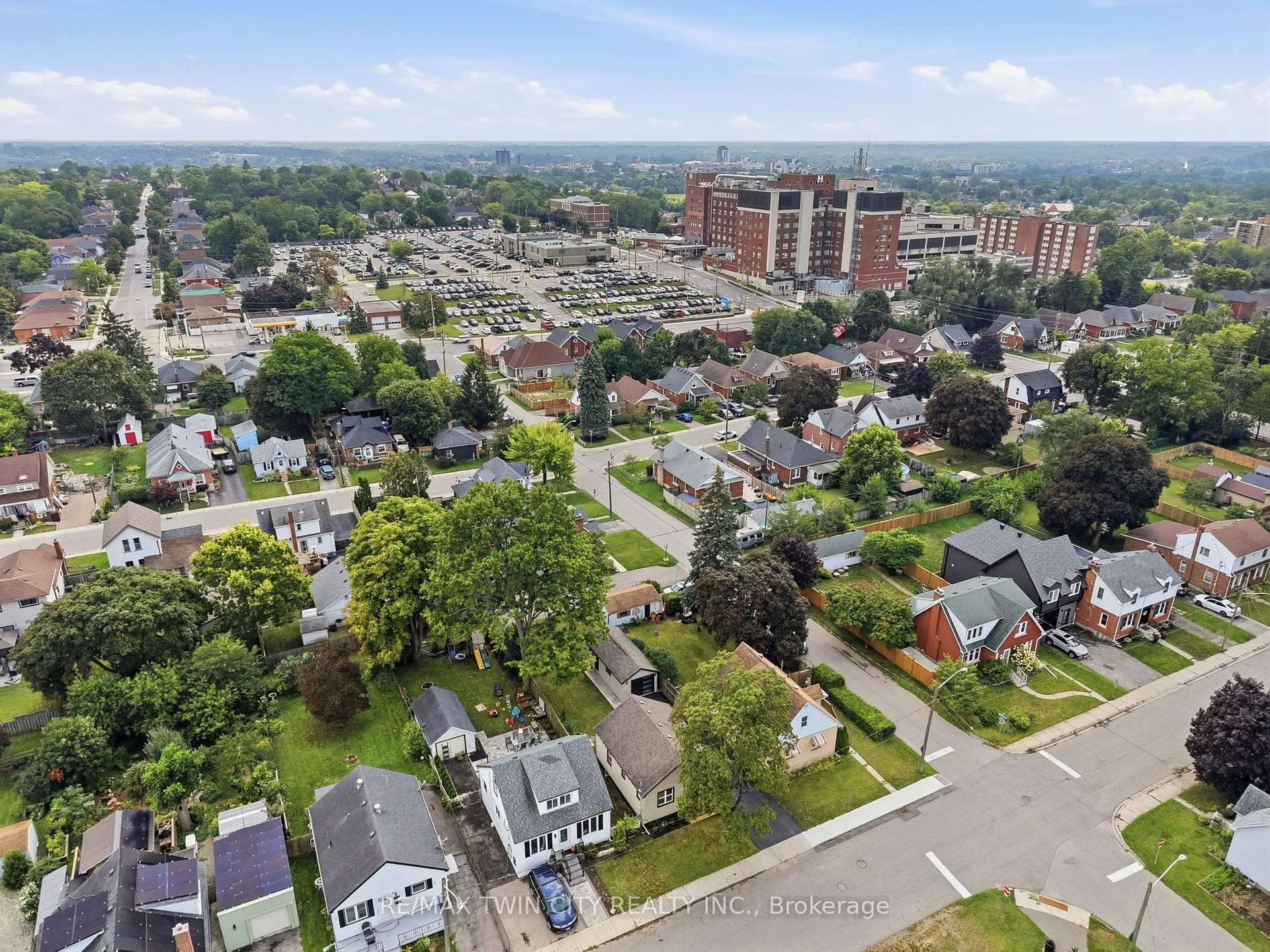 Photo 34 of 77 Abigail Avenue, Brantford, Henderson-Sky Acres — HOMEH