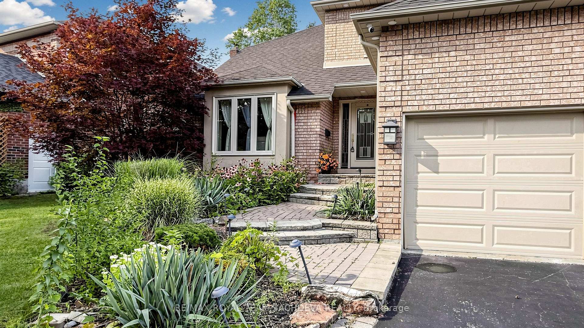 Photo 2 of 36 Kennett Drive, Whitby, Lynde Creek — HOMEH