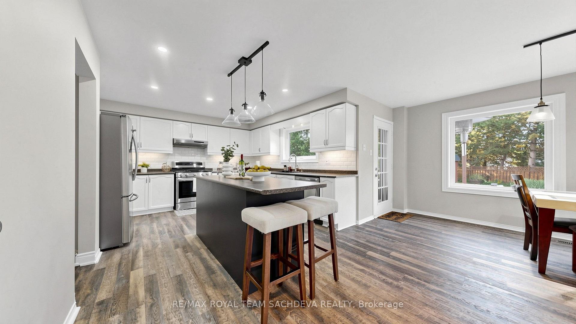 Photo 10 of 36 Kennett Drive, Whitby, Lynde Creek — HOMEH