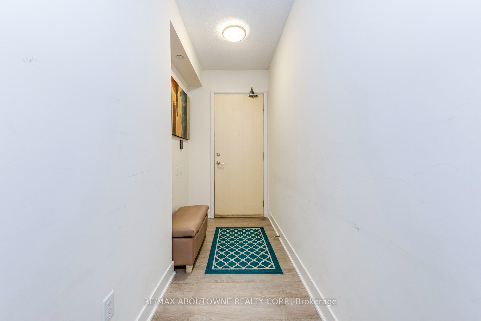 Photo 4 of Unit 2810, 30 Roehampton Avenue, Toronto, Mount Pleasant West — HOMEH