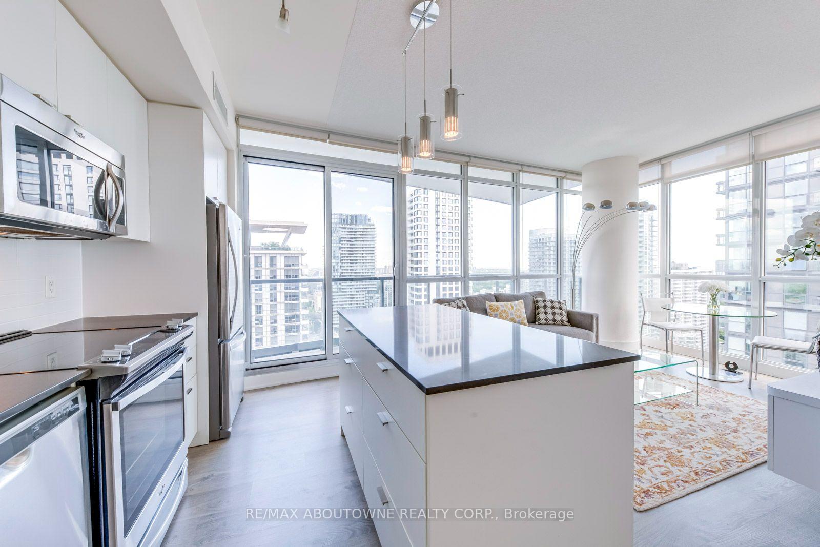 Photo 5 of Unit 2810, 30 Roehampton Avenue, Toronto, Mount Pleasant West — HOMEH