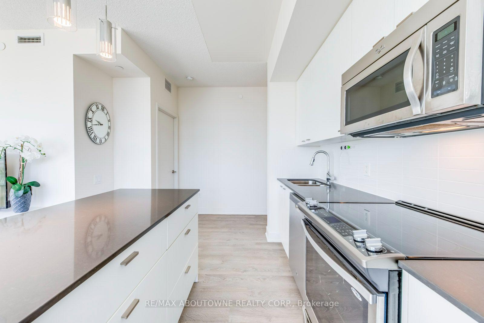 Photo 8 of Unit 2810, 30 Roehampton Avenue, Toronto, Mount Pleasant West — HOMEH