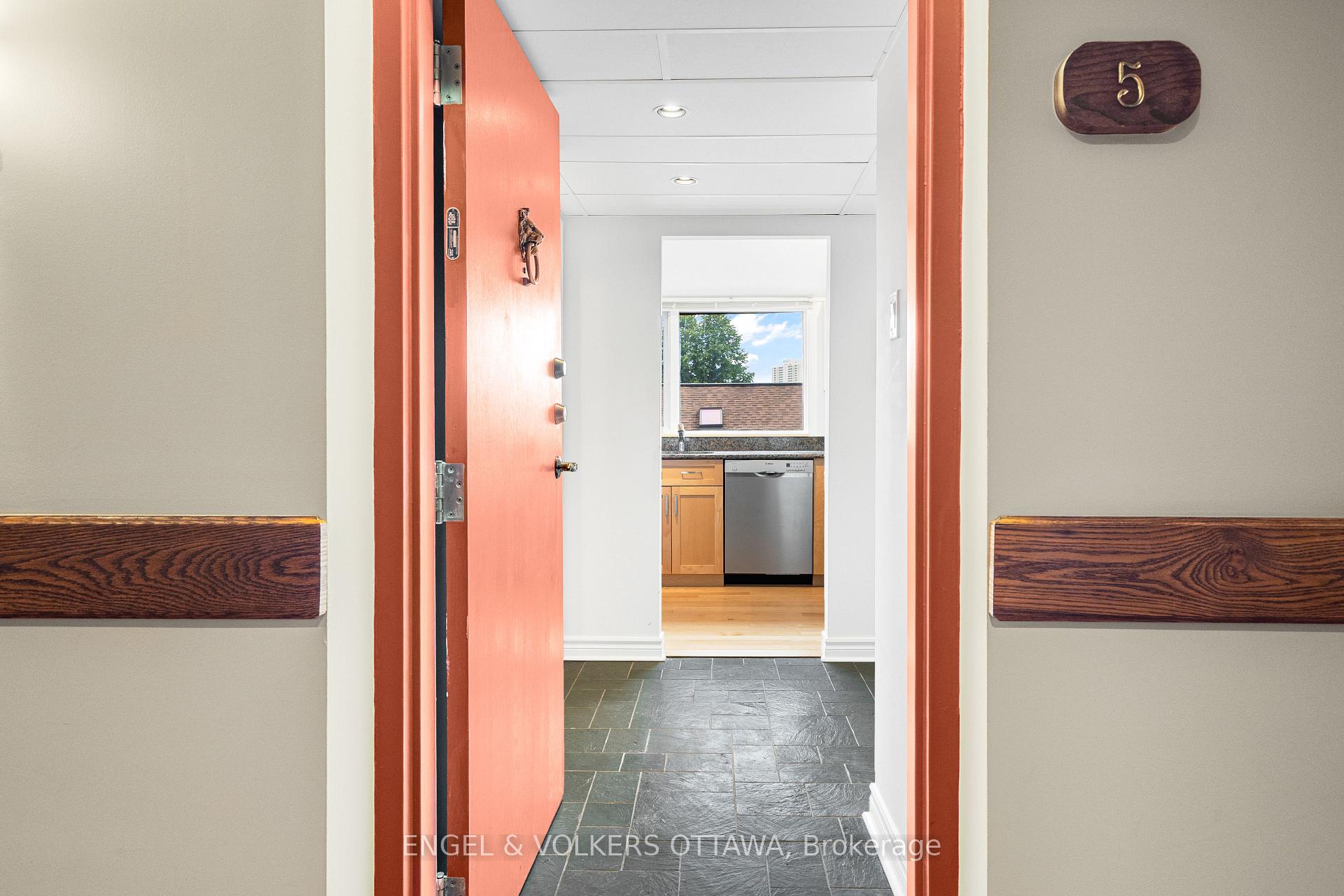 Photo 10 of Unit 5, 135 Springfield Road, Ottawa, Lindenlea — HOMEH