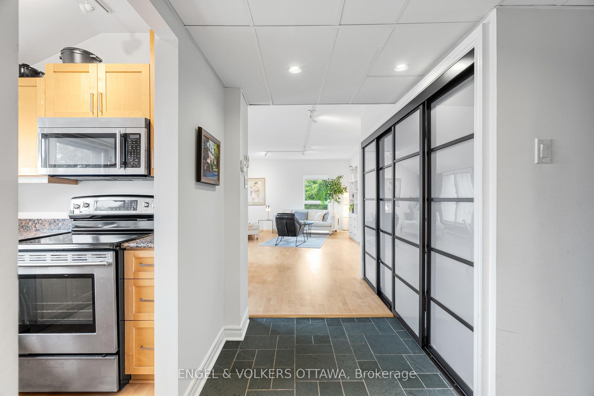 Photo 12 of Unit 5, 135 Springfield Road, Ottawa, Lindenlea — HOMEH