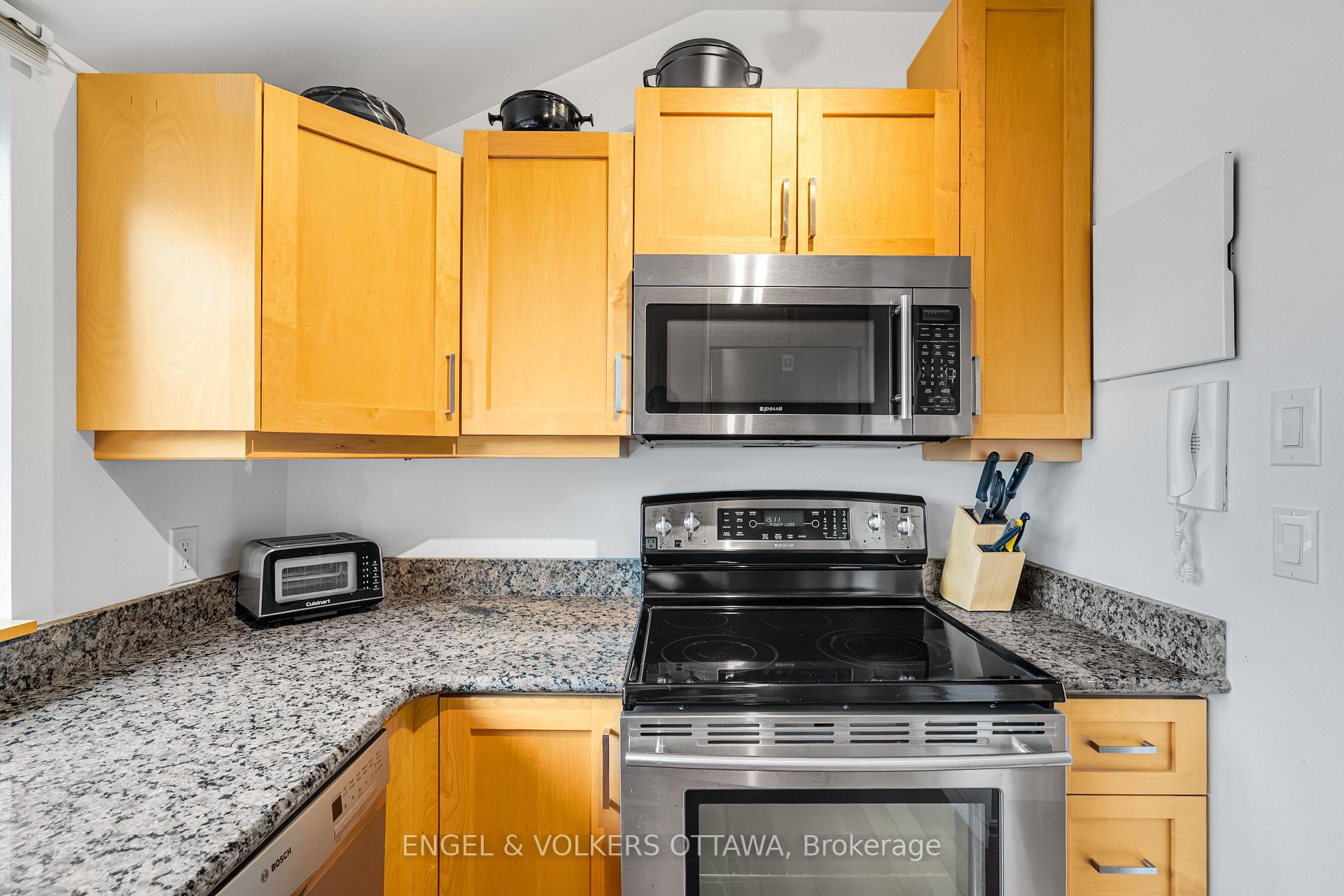 Photo 27 of Unit 5, 135 Springfield Road, Ottawa, Lindenlea — HOMEH
