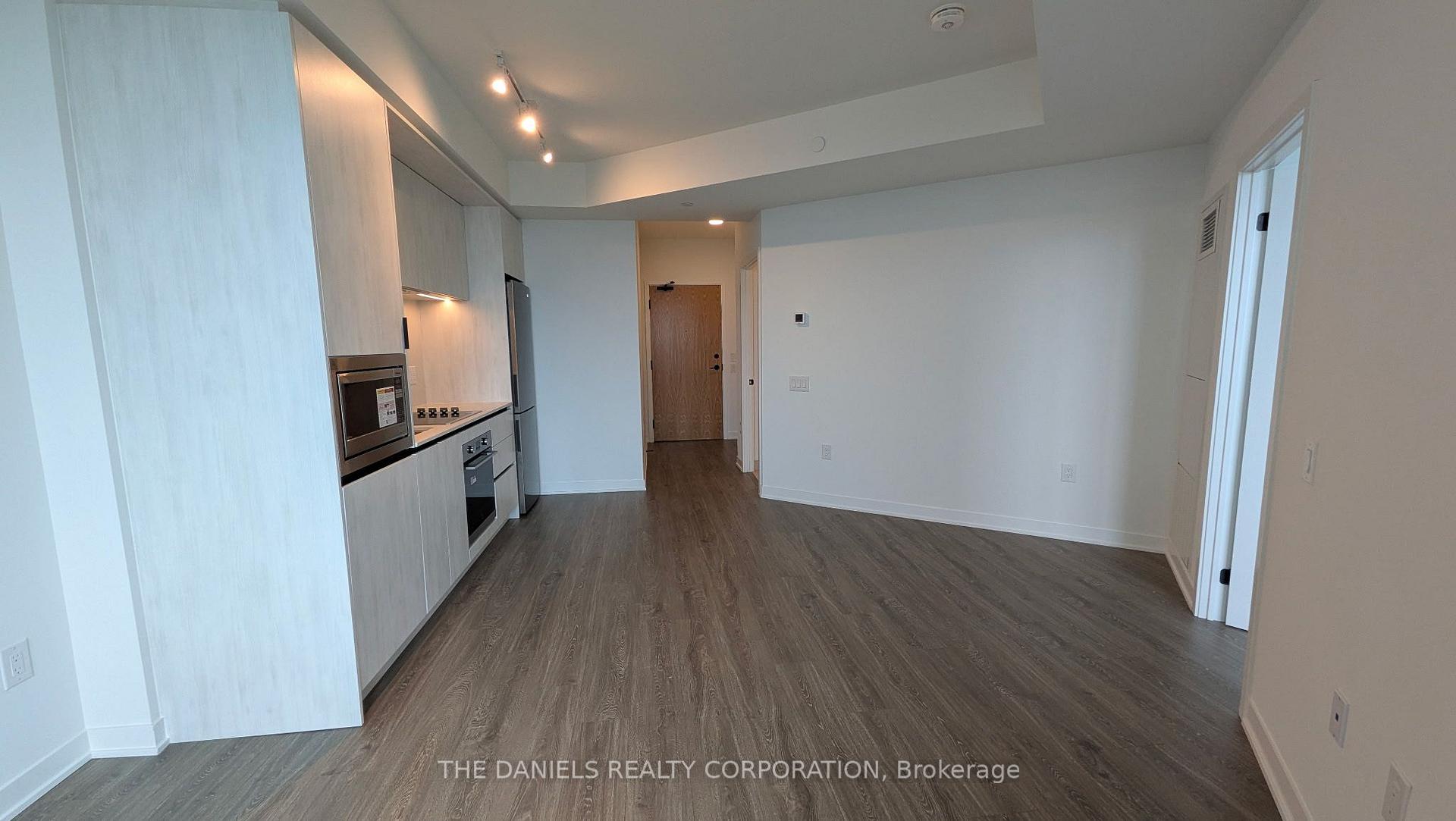 Photo 6 of Unit 2401, 2495 Eglinton Avenue E, Mississauga, Central Erin Mills — HOMEH