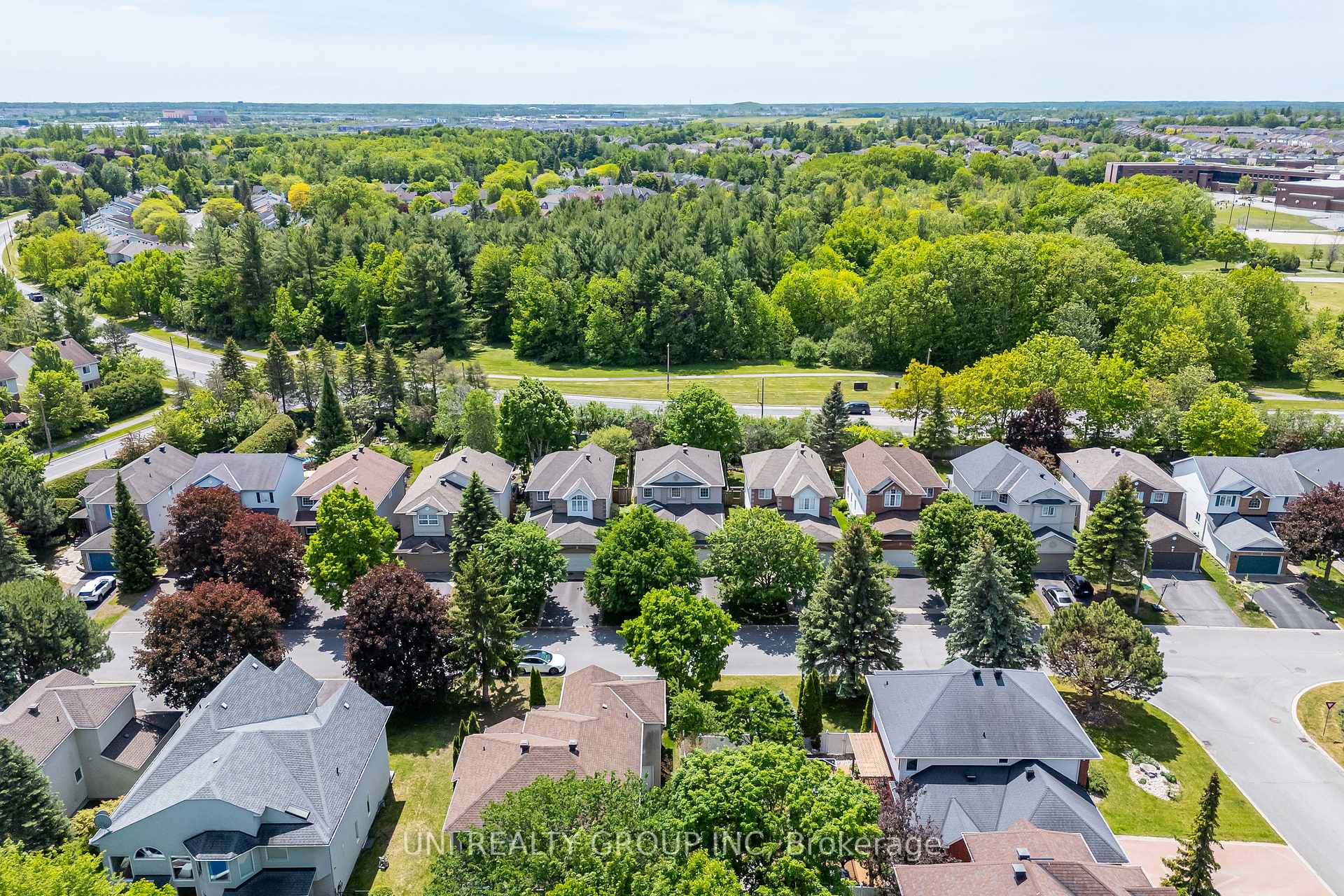 Photo 3 of 11 Langford Crescent, Ottawa, Kanata - Kanata Lakes/Heritage Hills — HOMEH