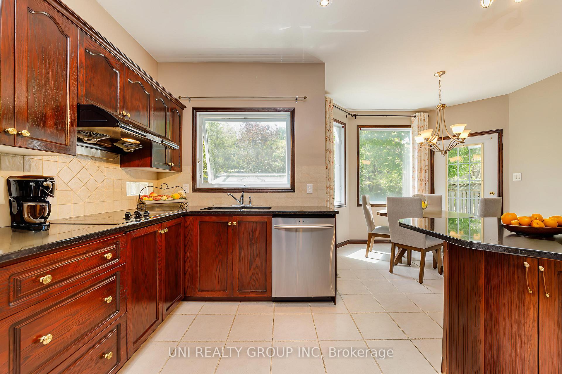 Photo 13 of 11 Langford Crescent, Ottawa, Kanata - Kanata Lakes/Heritage Hills — HOMEH