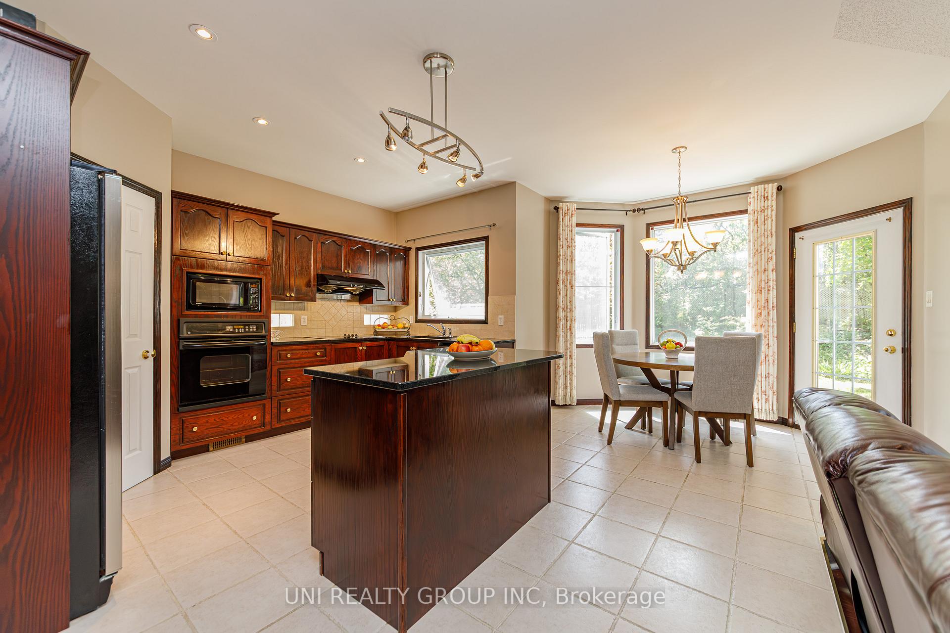 Photo 15 of 11 Langford Crescent, Ottawa, Kanata - Kanata Lakes/Heritage Hills — HOMEH