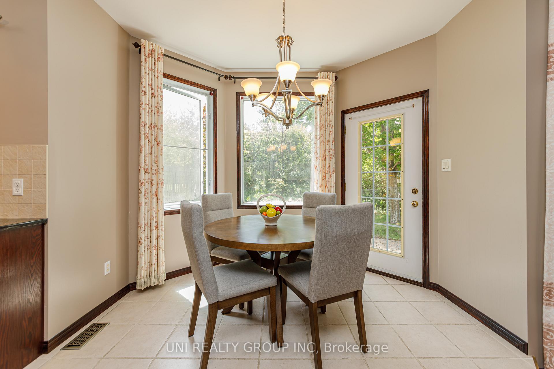 Photo 18 of 11 Langford Crescent, Ottawa, Kanata - Kanata Lakes/Heritage Hills — HOMEH