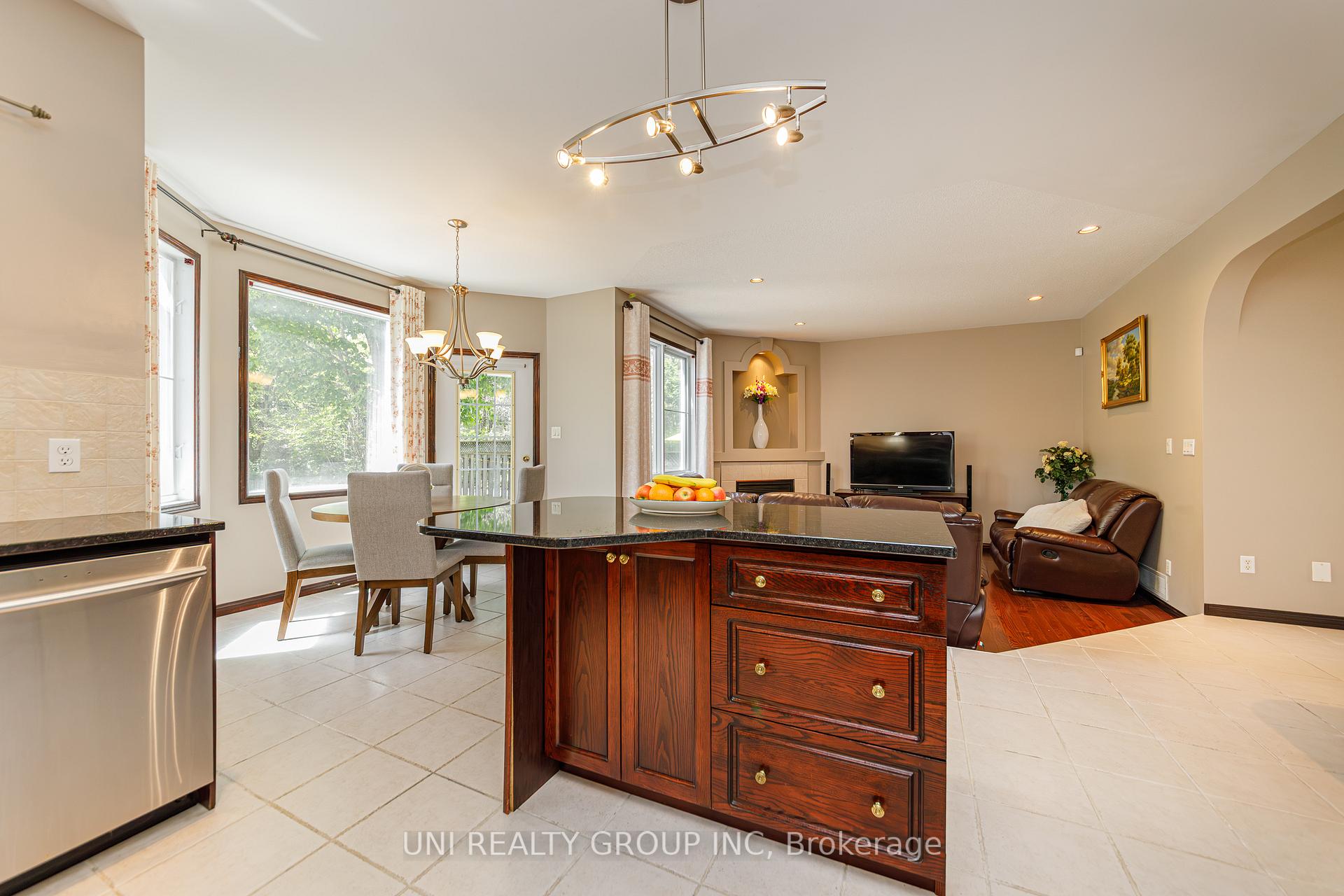 Photo 23 of 11 Langford Crescent, Ottawa, Kanata - Kanata Lakes/Heritage Hills — HOMEH