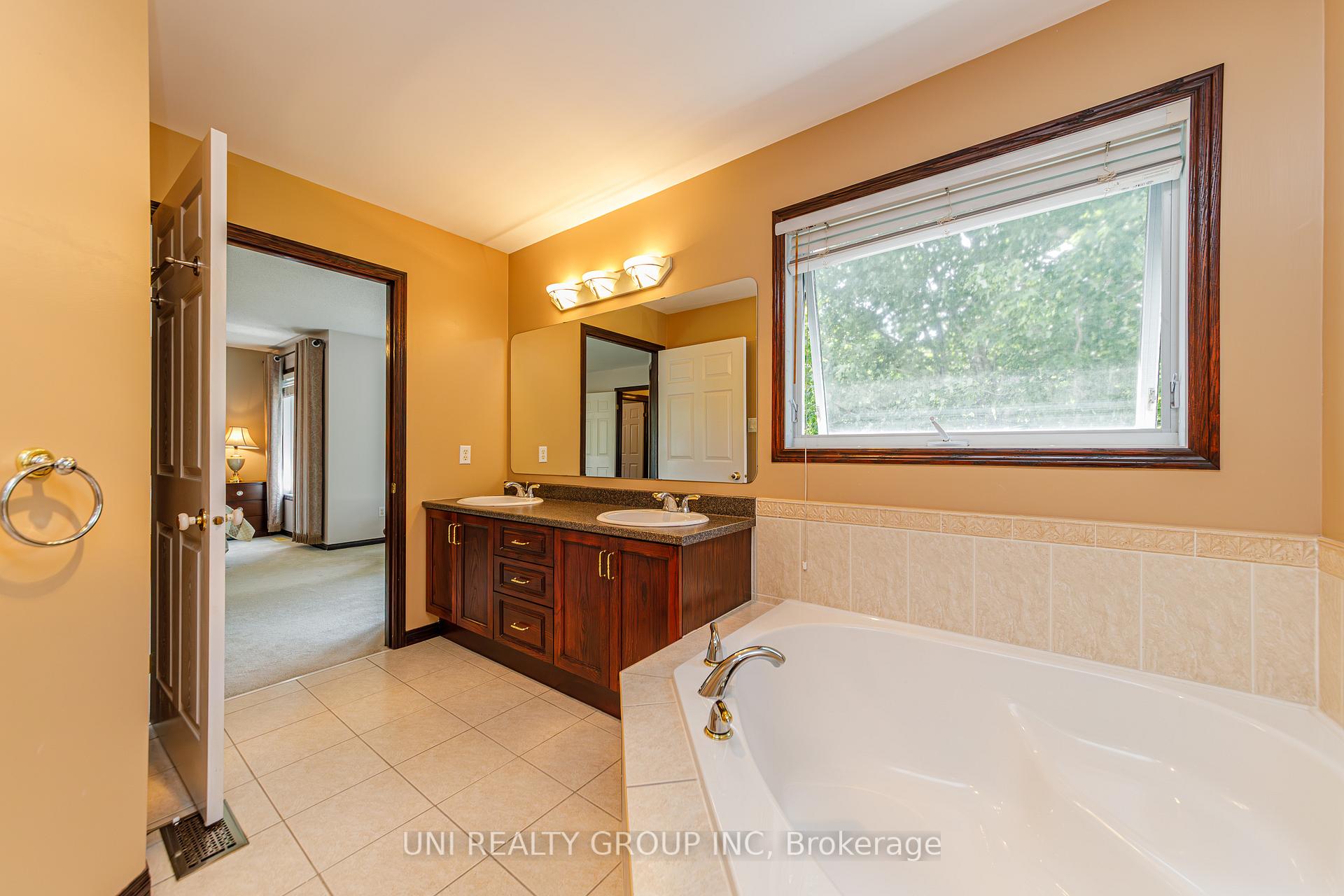 Photo 35 of 11 Langford Crescent, Ottawa, Kanata - Kanata Lakes/Heritage Hills — HOMEH