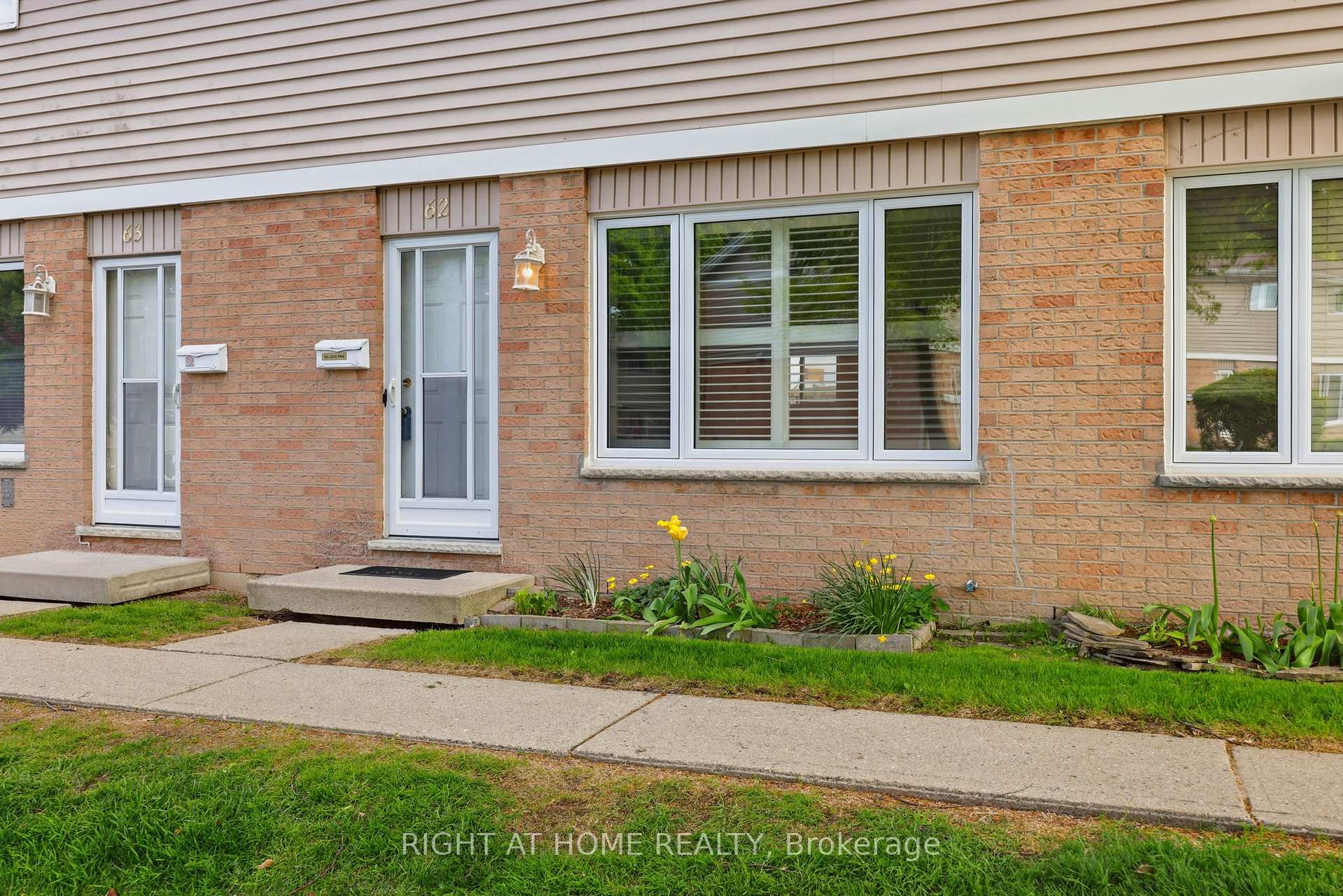 Photo 2 of Unit 62, 320 Westminster Avenue, London, South H — HOMEH