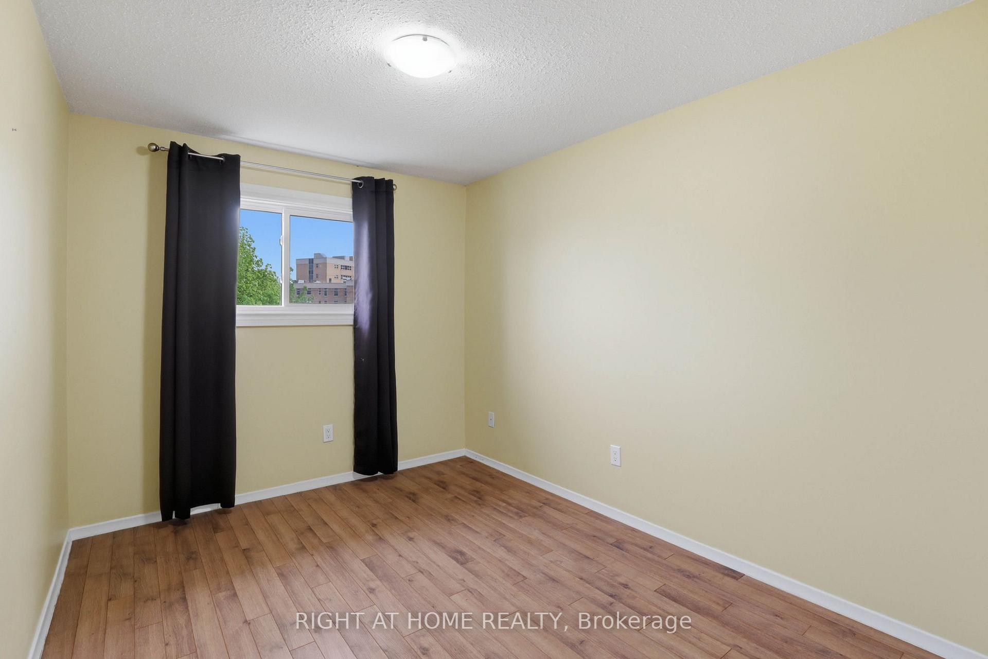 Photo 22 of Unit 62, 320 Westminster Avenue, London, South H — HOMEH