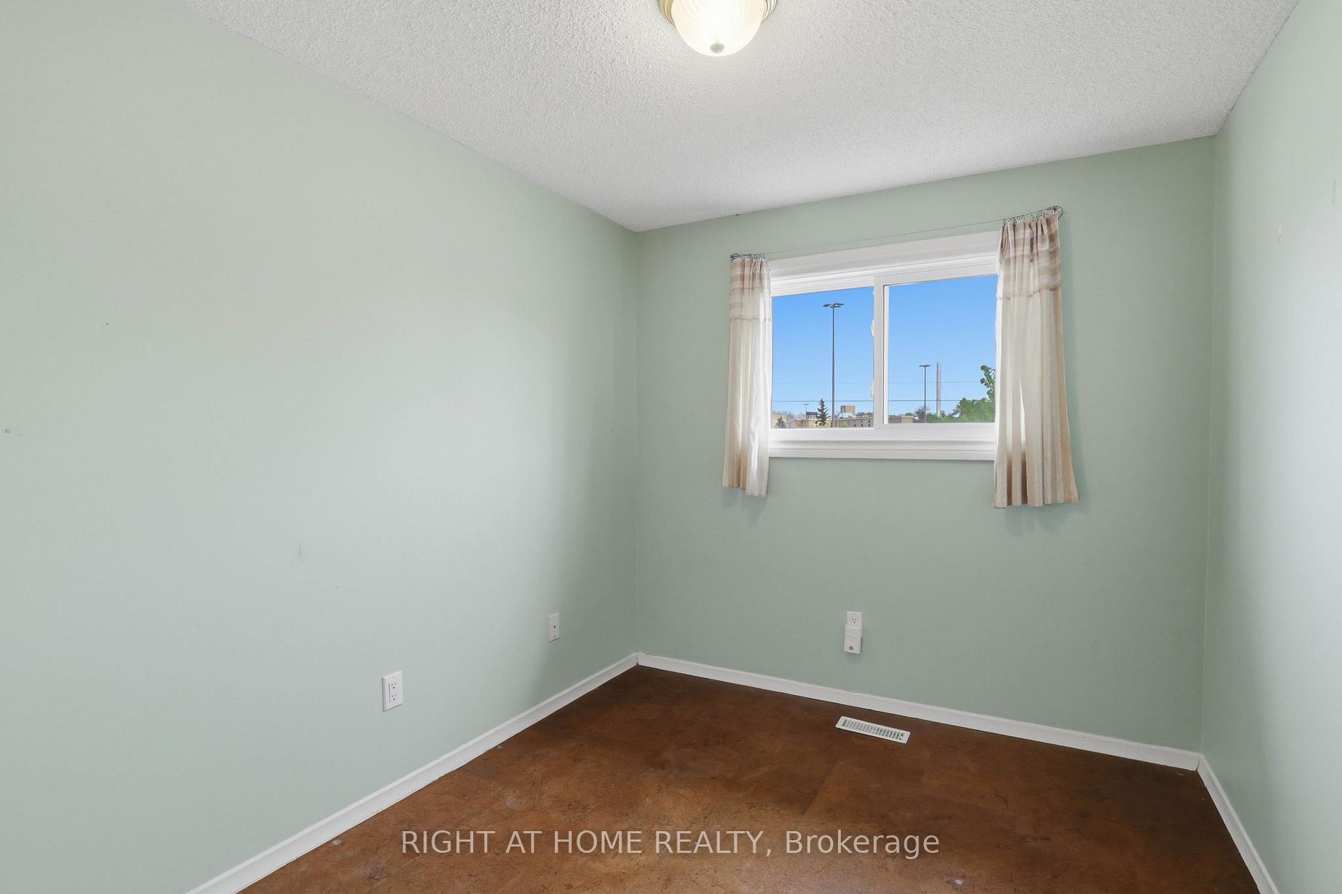 Photo 24 of Unit 62, 320 Westminster Avenue, London, South H — HOMEH
