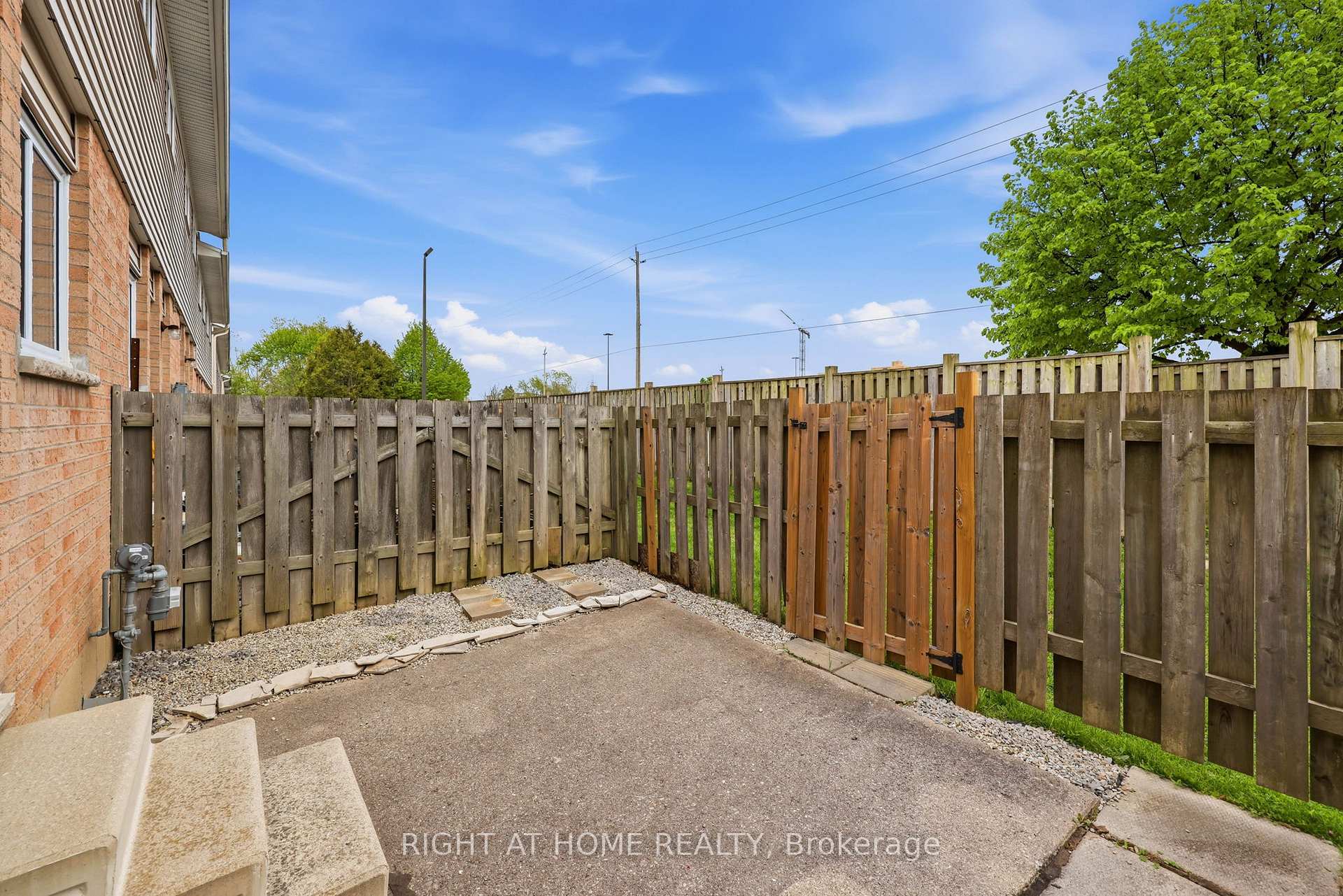 Photo 33 of Unit 62, 320 Westminster Avenue, London, South H — HOMEH