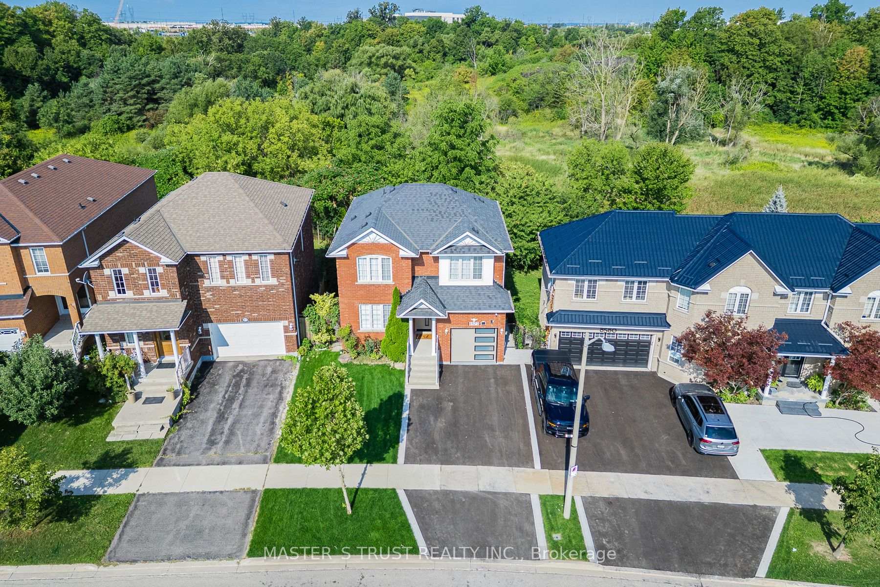 Photo 2 of 8572 Martin Grove Road, Vaughan, West Woodbridge — HOMEH