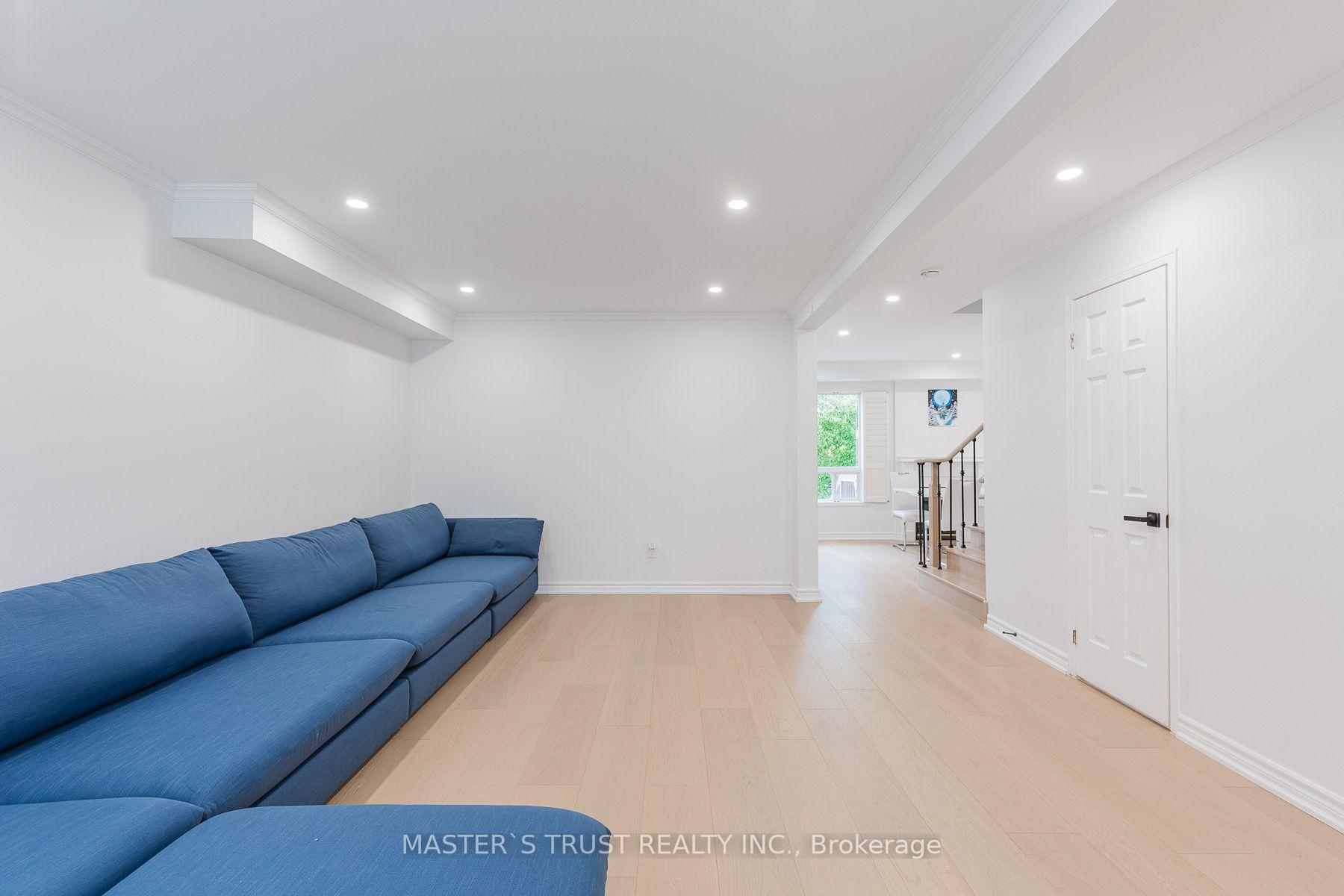 Photo 5 of 8572 Martin Grove Road, Vaughan, West Woodbridge — HOMEH