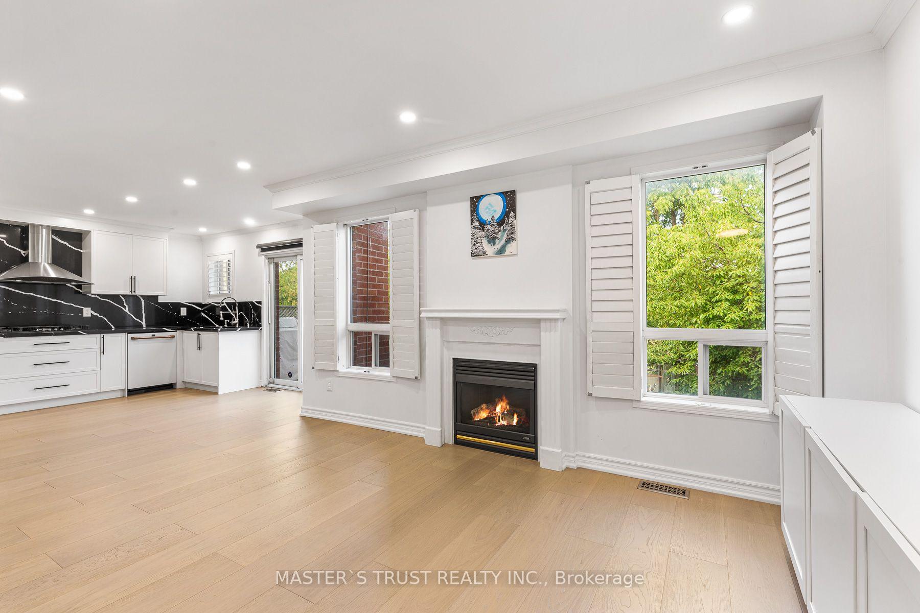 Photo 7 of 8572 Martin Grove Road, Vaughan, West Woodbridge — HOMEH