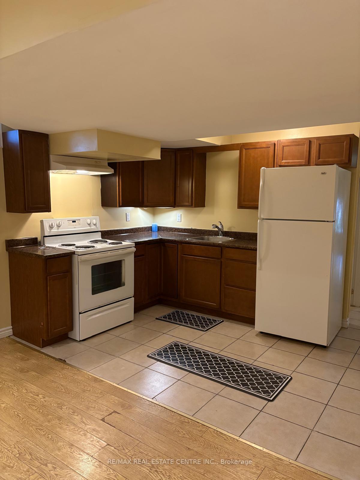 Photo 5 of Unit Bsmt, 21 Fahey Drive, Brampton, Bram West — HOMEH