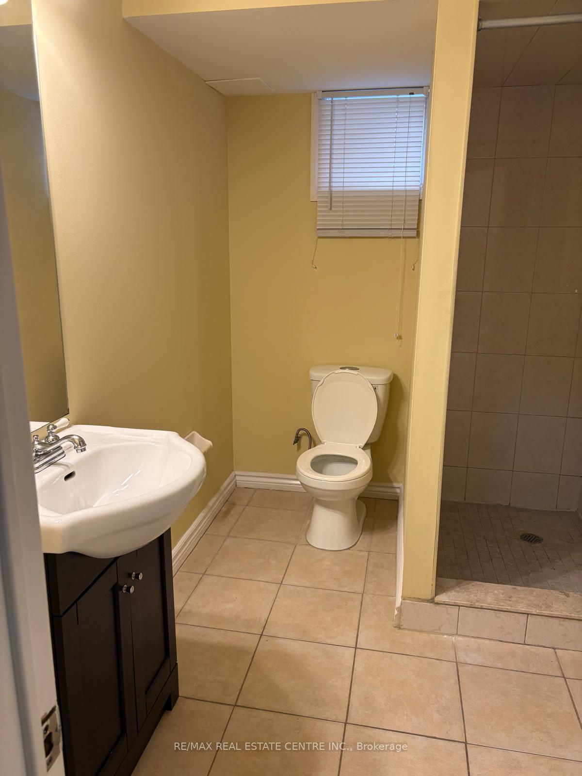 Photo 14 of Unit Bsmt, 21 Fahey Drive, Brampton, Bram West — HOMEH