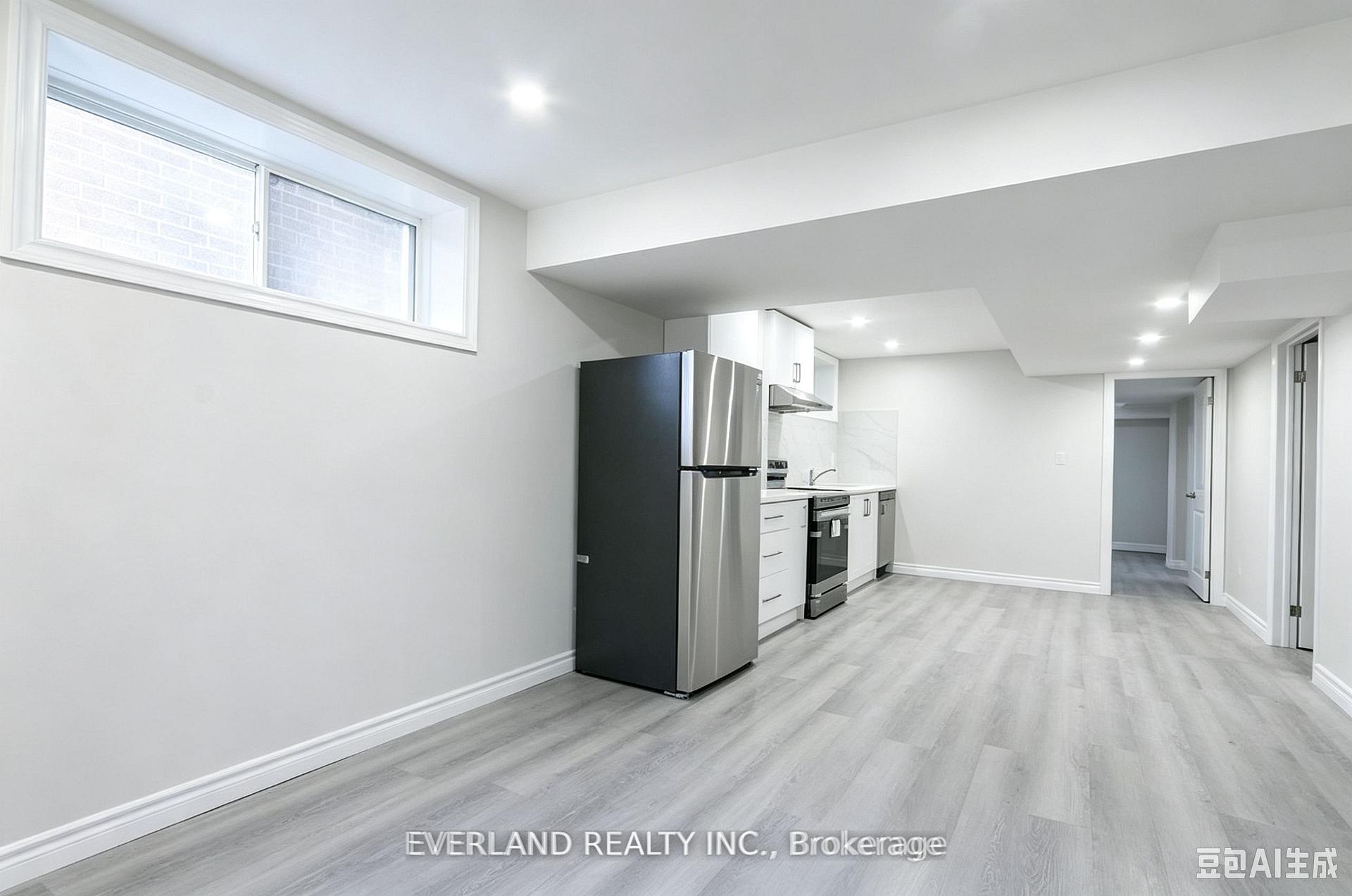 Photo 4 of 21 Kenneth Ross Bend, East Gwillimbury, Sharon — HOMEH