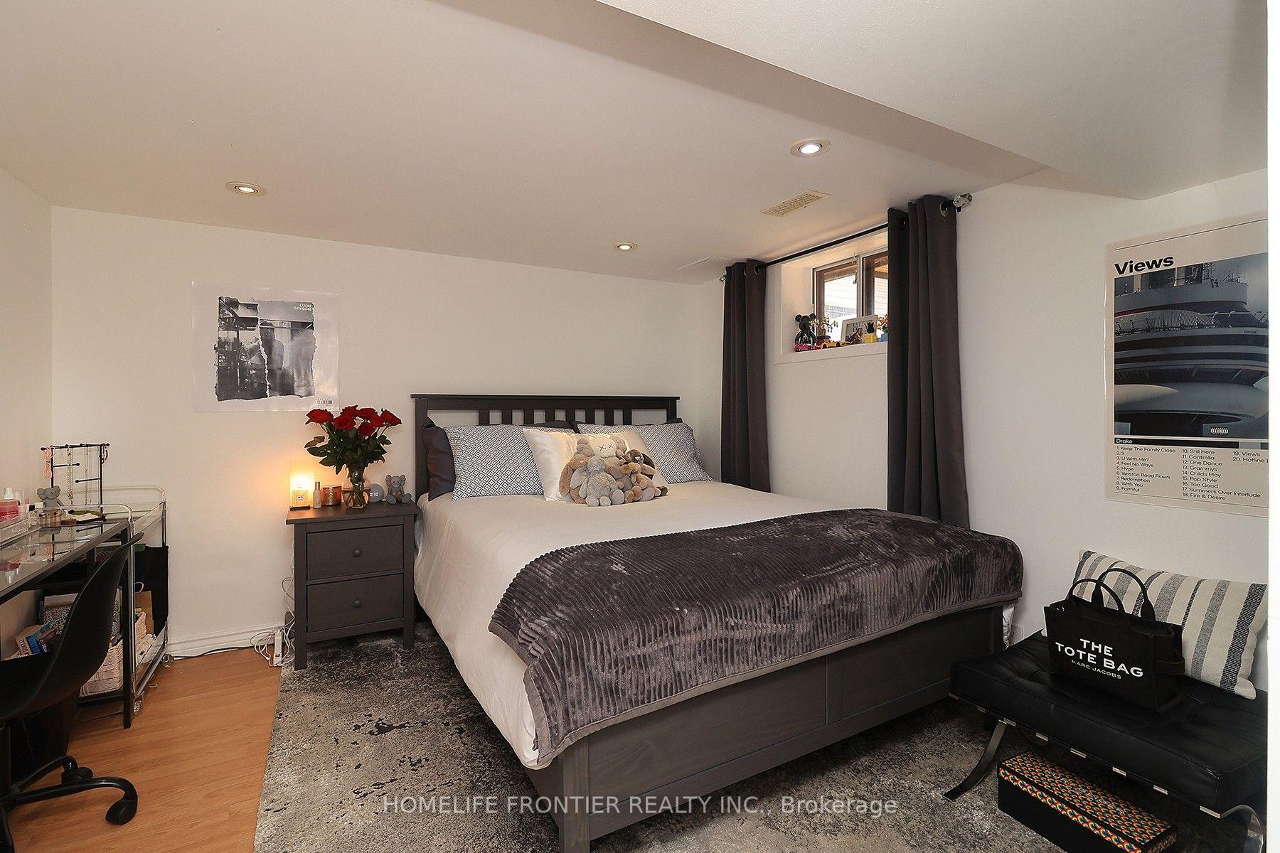 Photo 21 of 23 Whaley Drive, Etobicoke, Alderwood — HOMEH