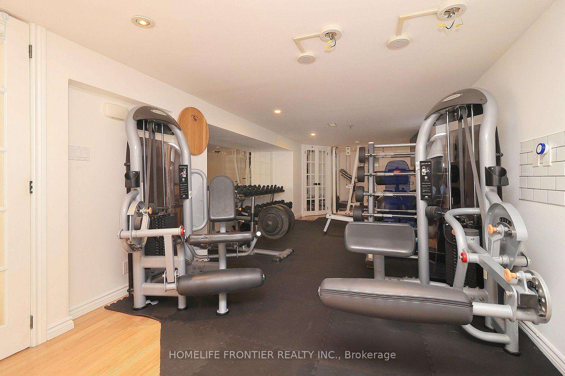 Photo 22 of 23 Whaley Drive, Etobicoke, Alderwood — HOMEH