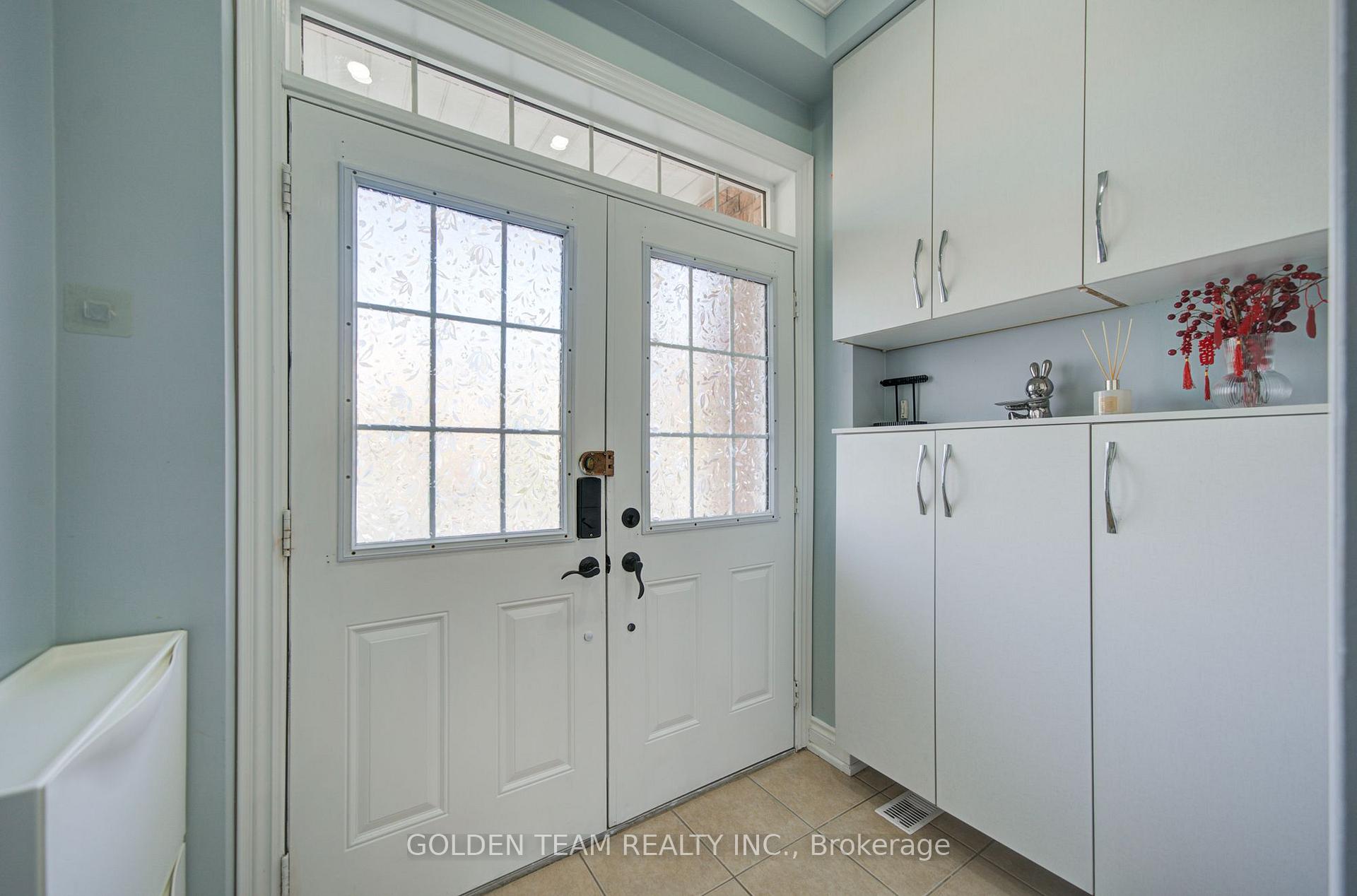 Photo 2 of 22 Lahore Crescent, Markham, Cedarwood — HOMEH