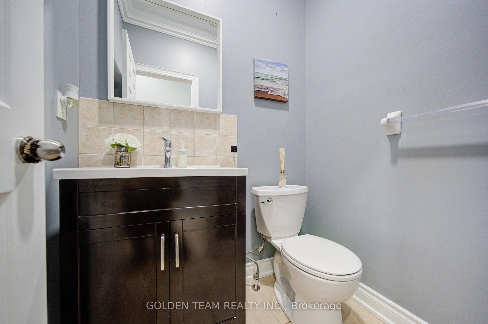 Photo 4 of 22 Lahore Crescent, Markham, Cedarwood — HOMEH